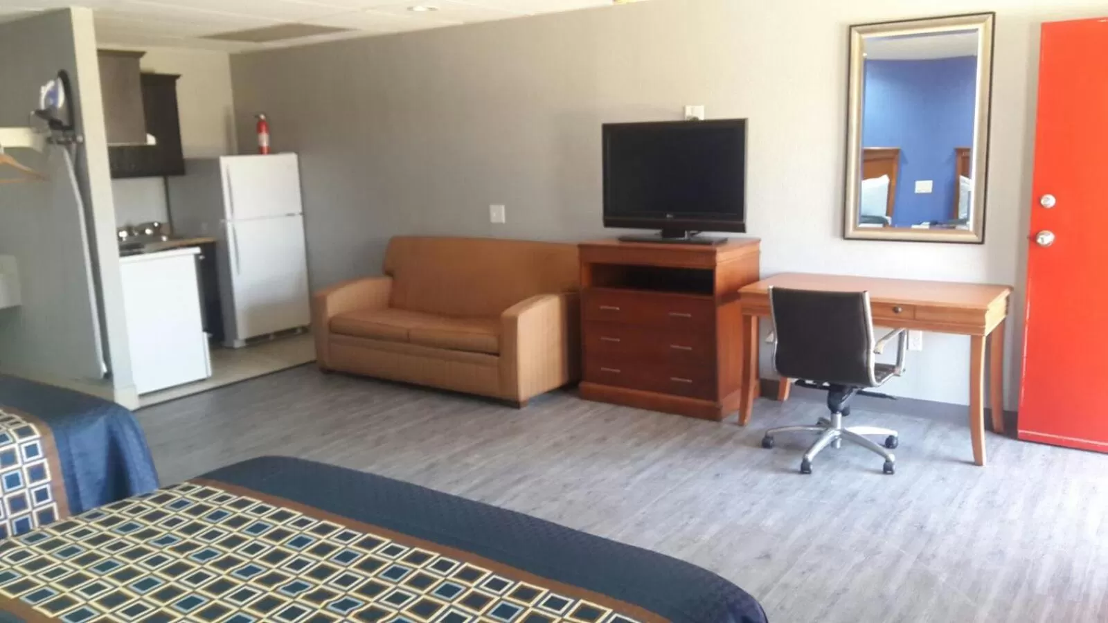 Photo of the whole room in Paris Inn and Suites