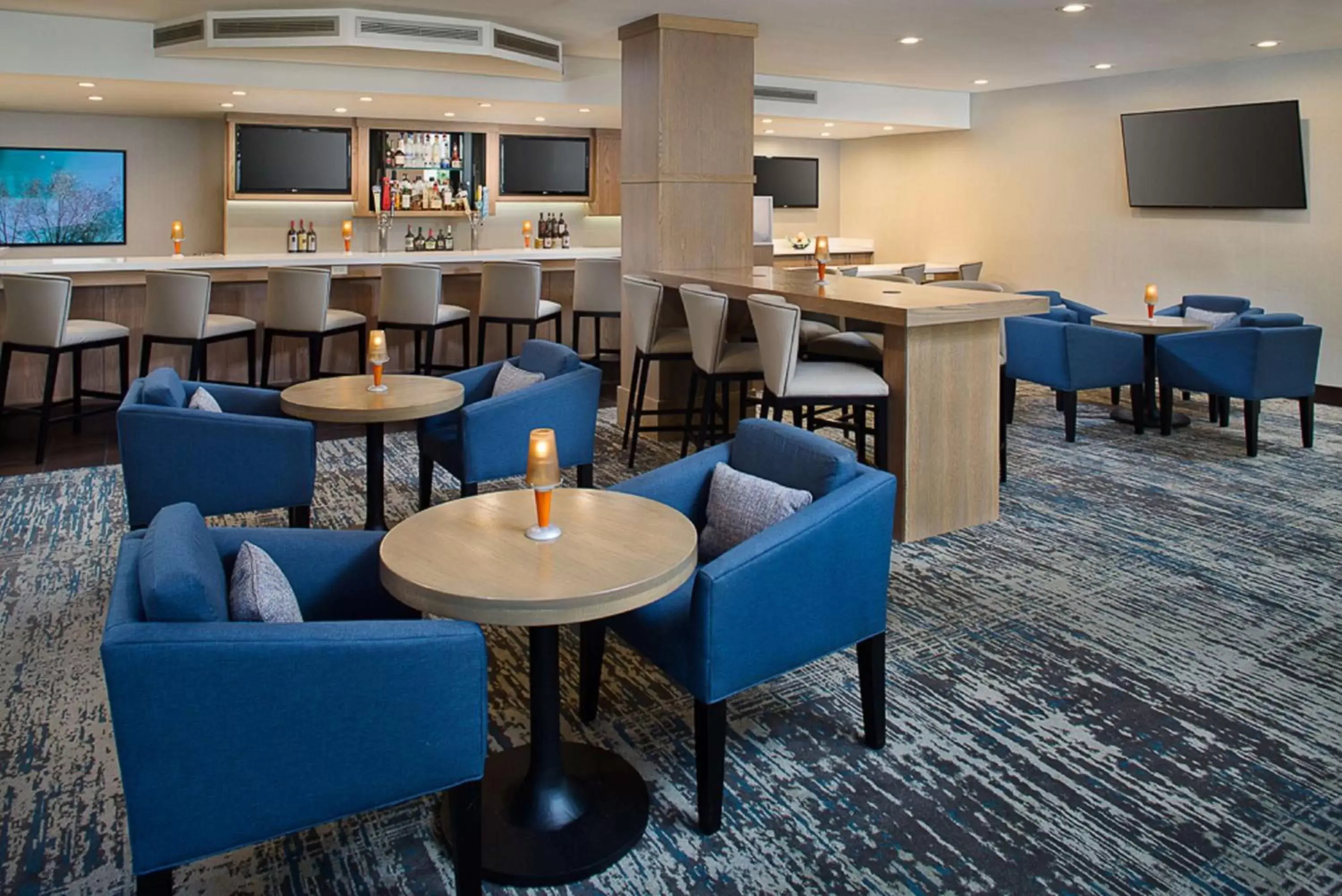 Lounge or bar, Lounge/Bar in Hilton Atlanta Perimeter Suites