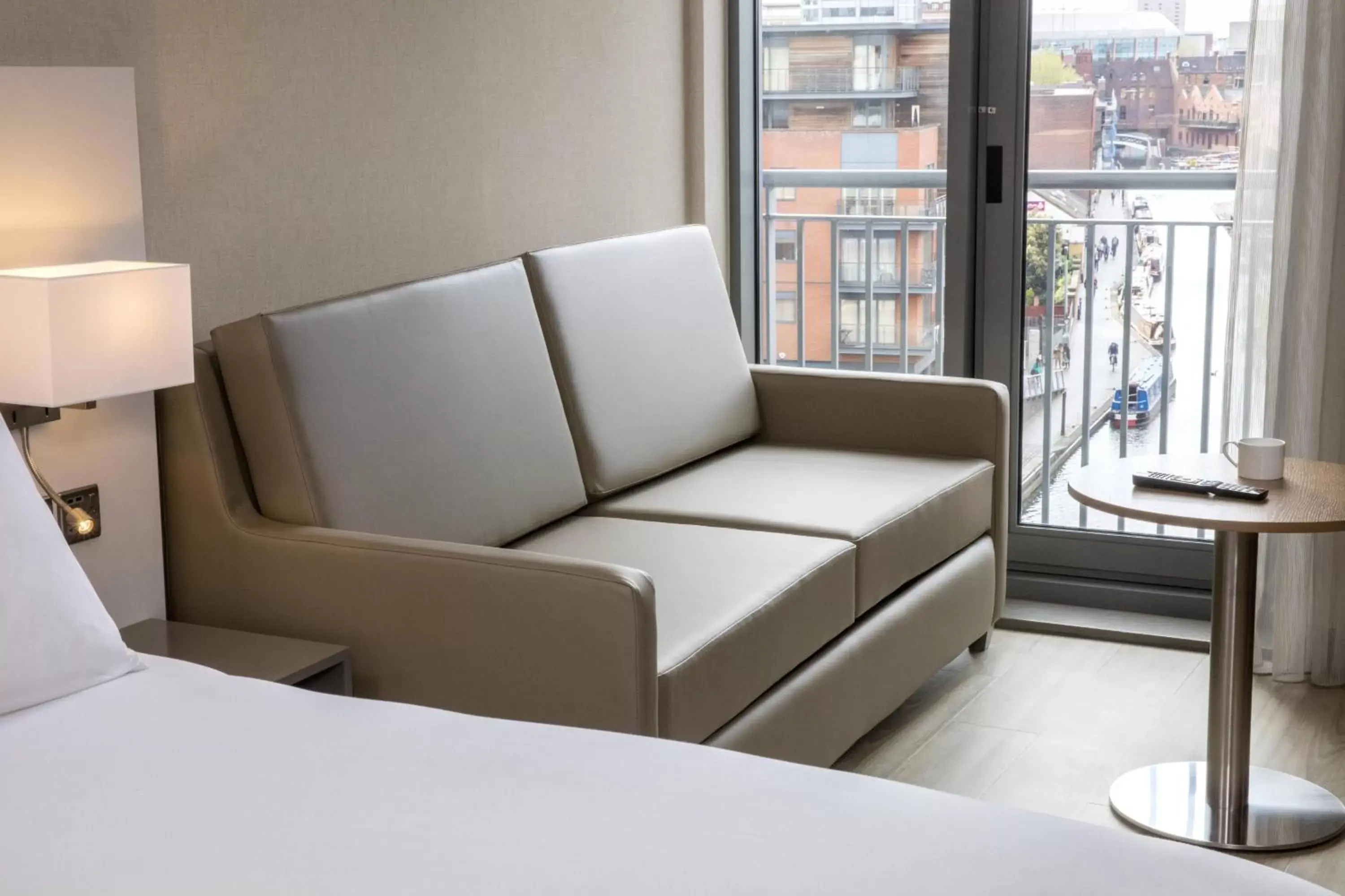 Photo of the whole room, Seating Area in AC Hotel by Marriott Birmingham