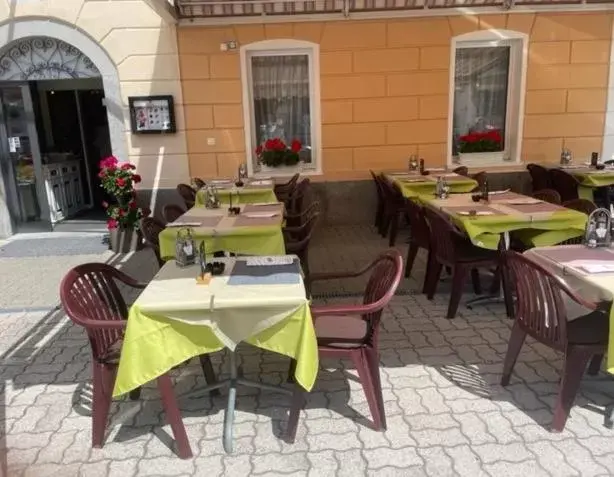 Restaurant/Places to Eat in Hotel Acla Filli