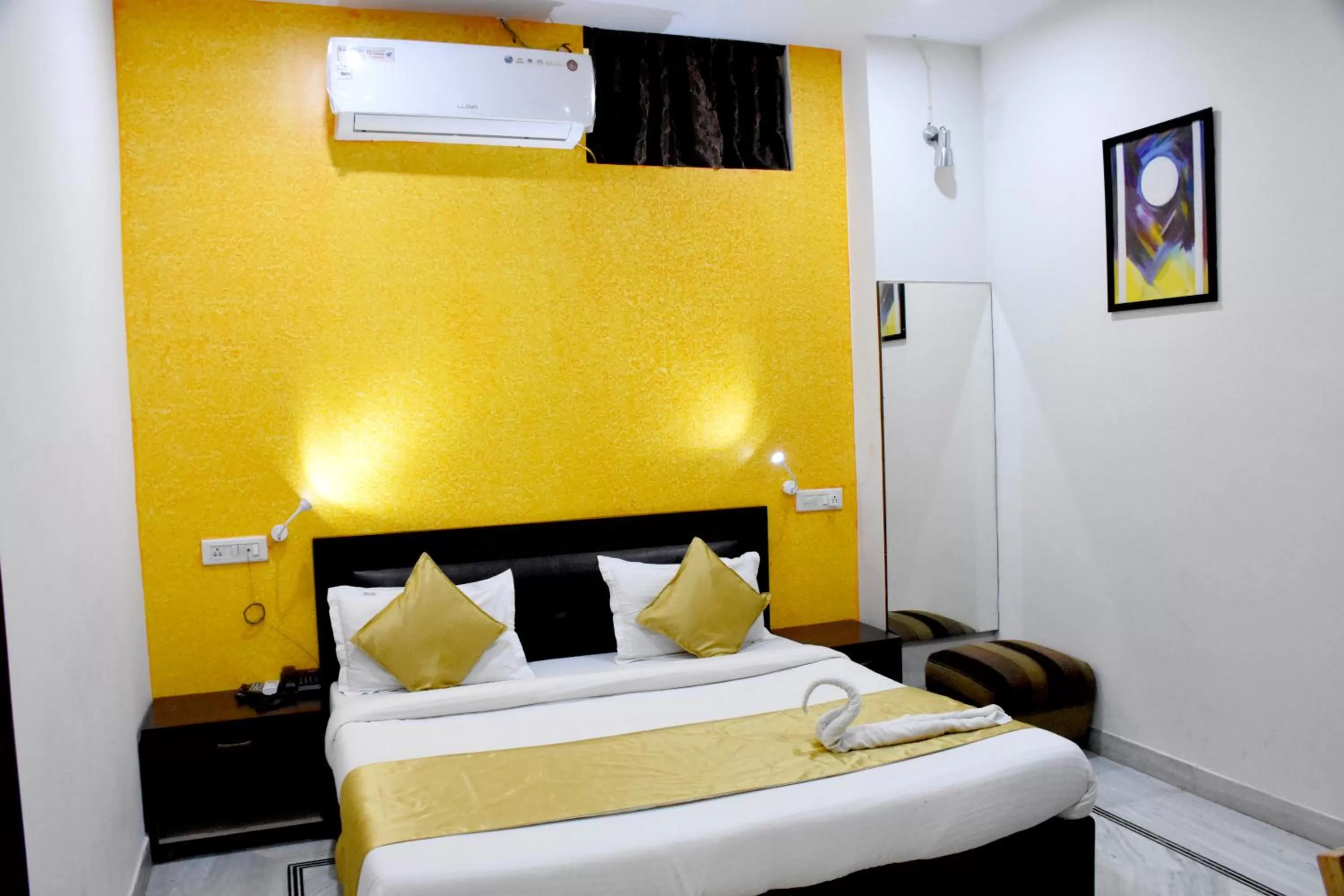 Bedroom, Bed in Hotel The Pride