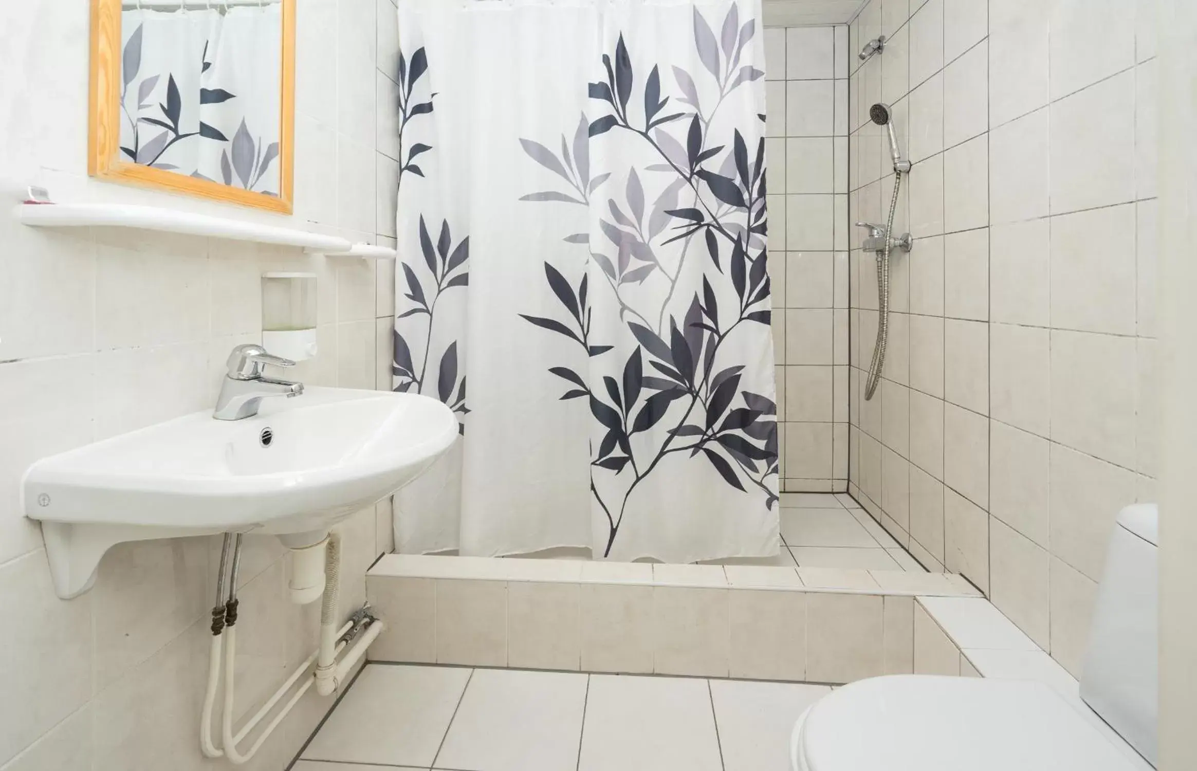 Shower, Bathroom in Lilleküla Hotel