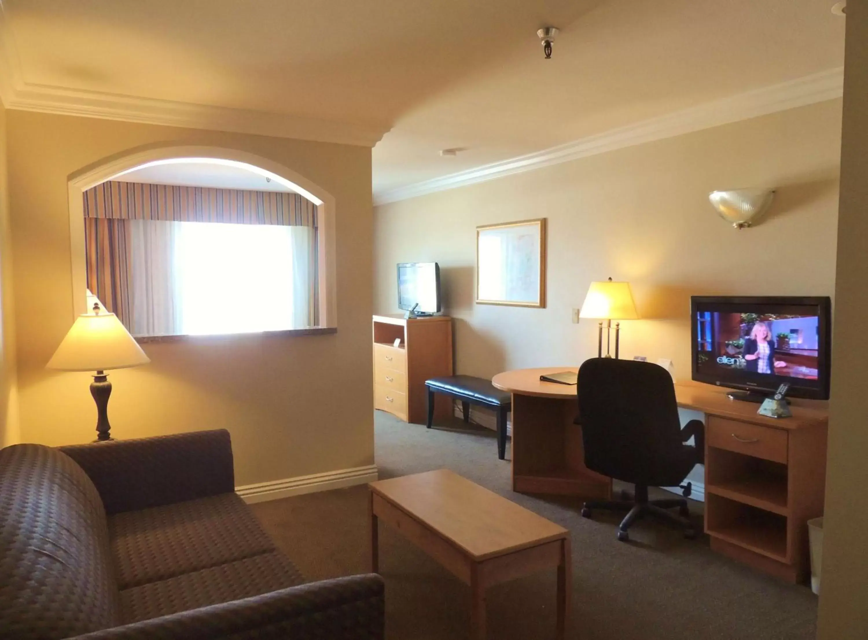 Photo of the whole room in Best Western Plus - Anaheim Orange County Hotel