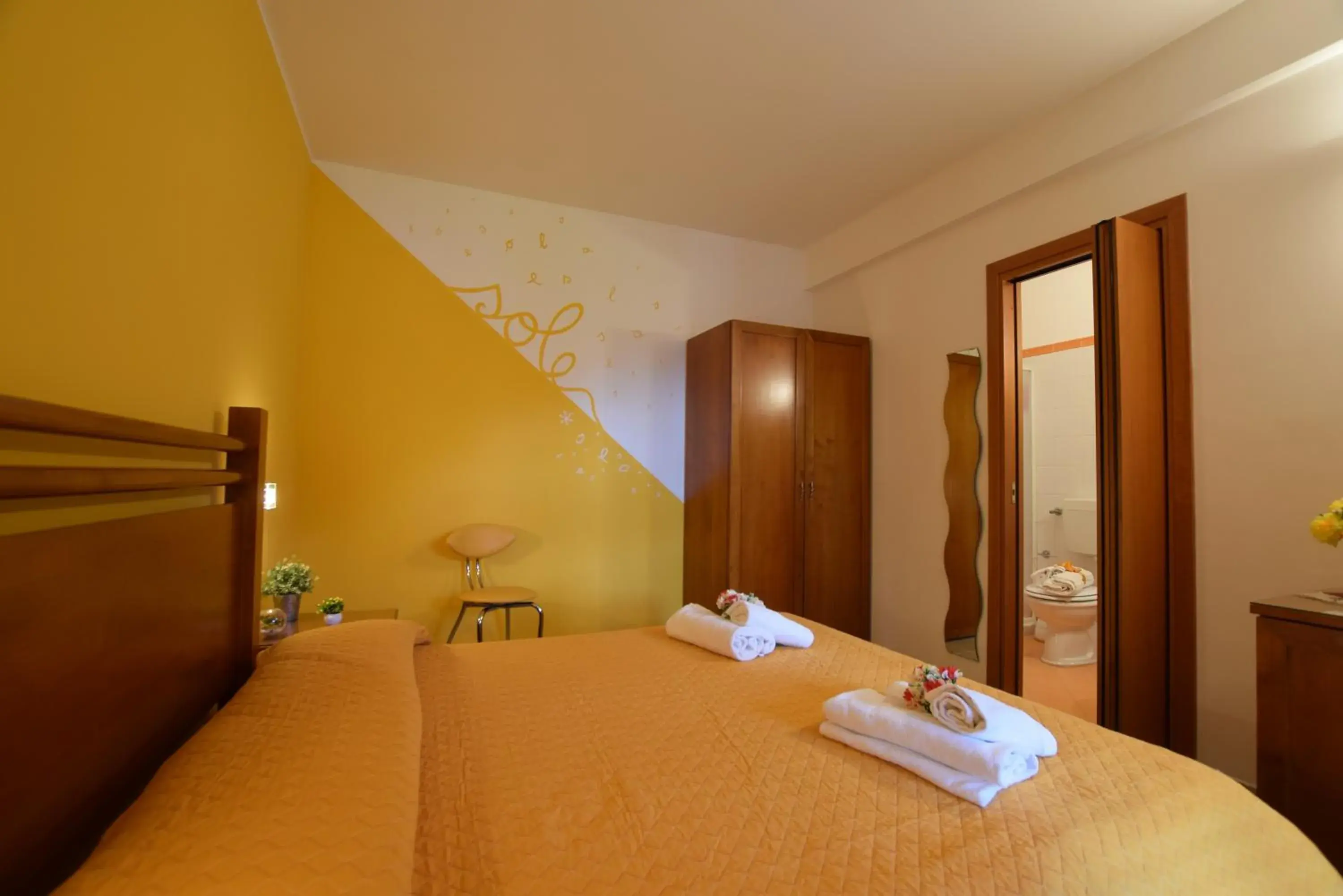 Bathroom, Bed in Hotel Iride by Marino Tourist