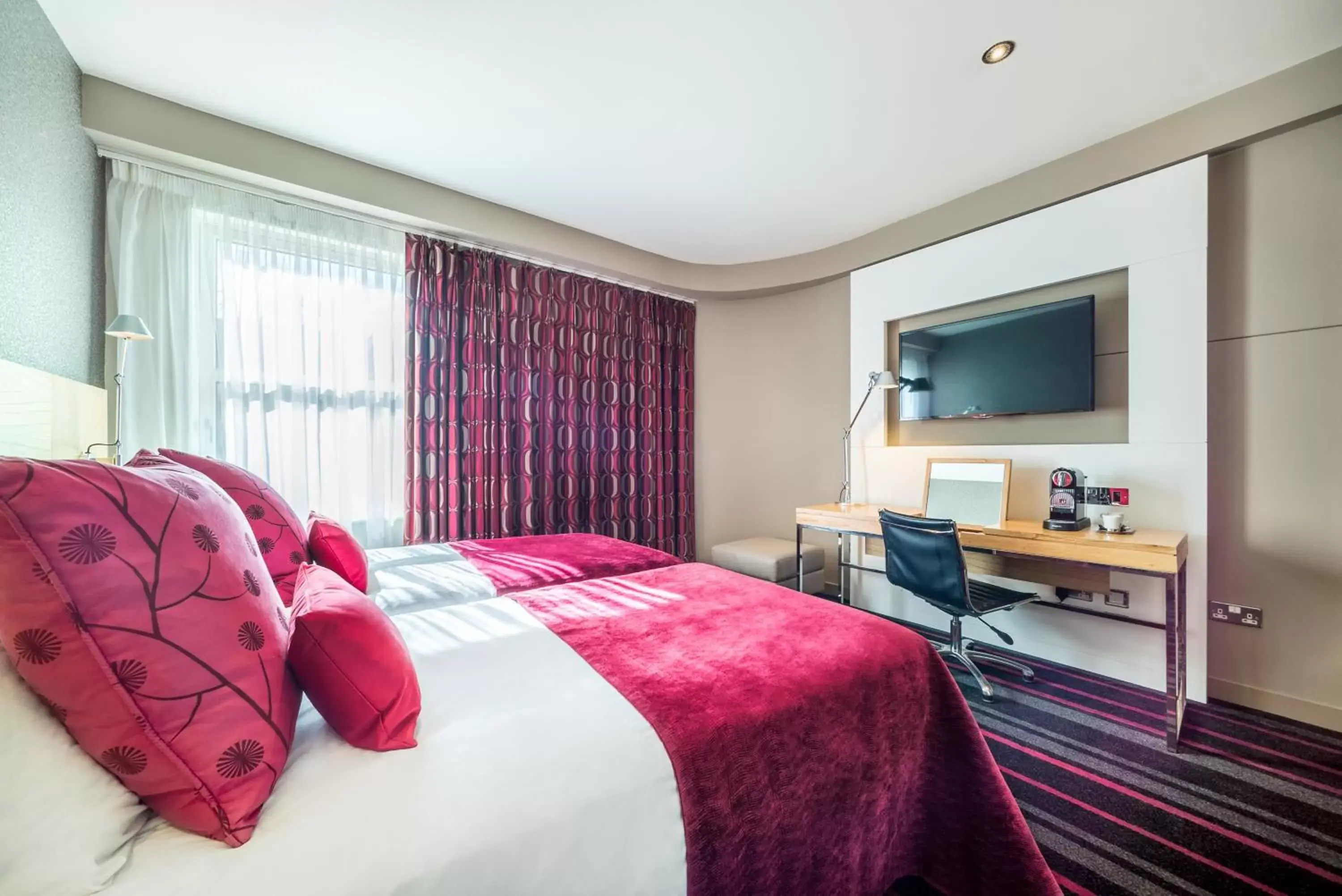 Bedroom, Bed in Apex City of Edinburgh Hotel