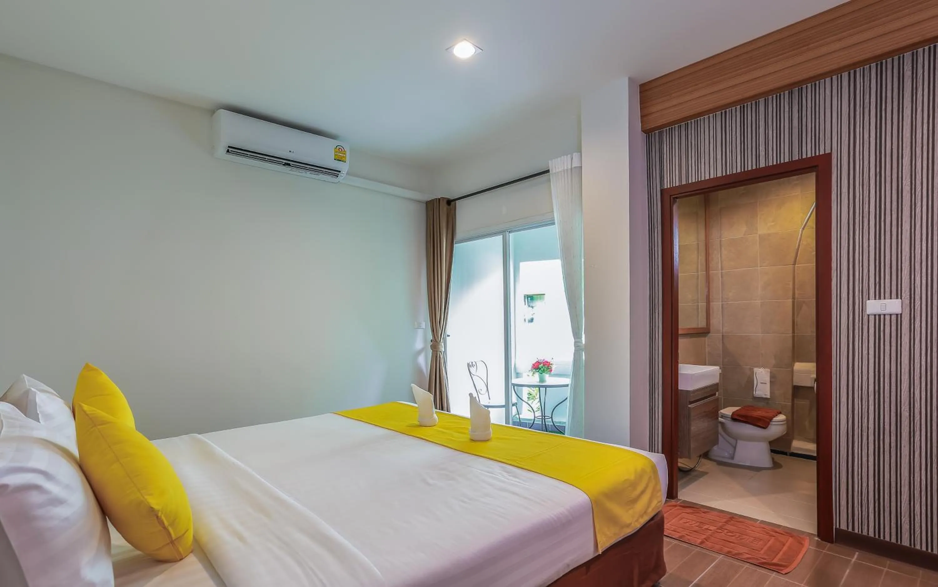 Balcony/Terrace, Bed in Tee Pak Dee Resident Phuket