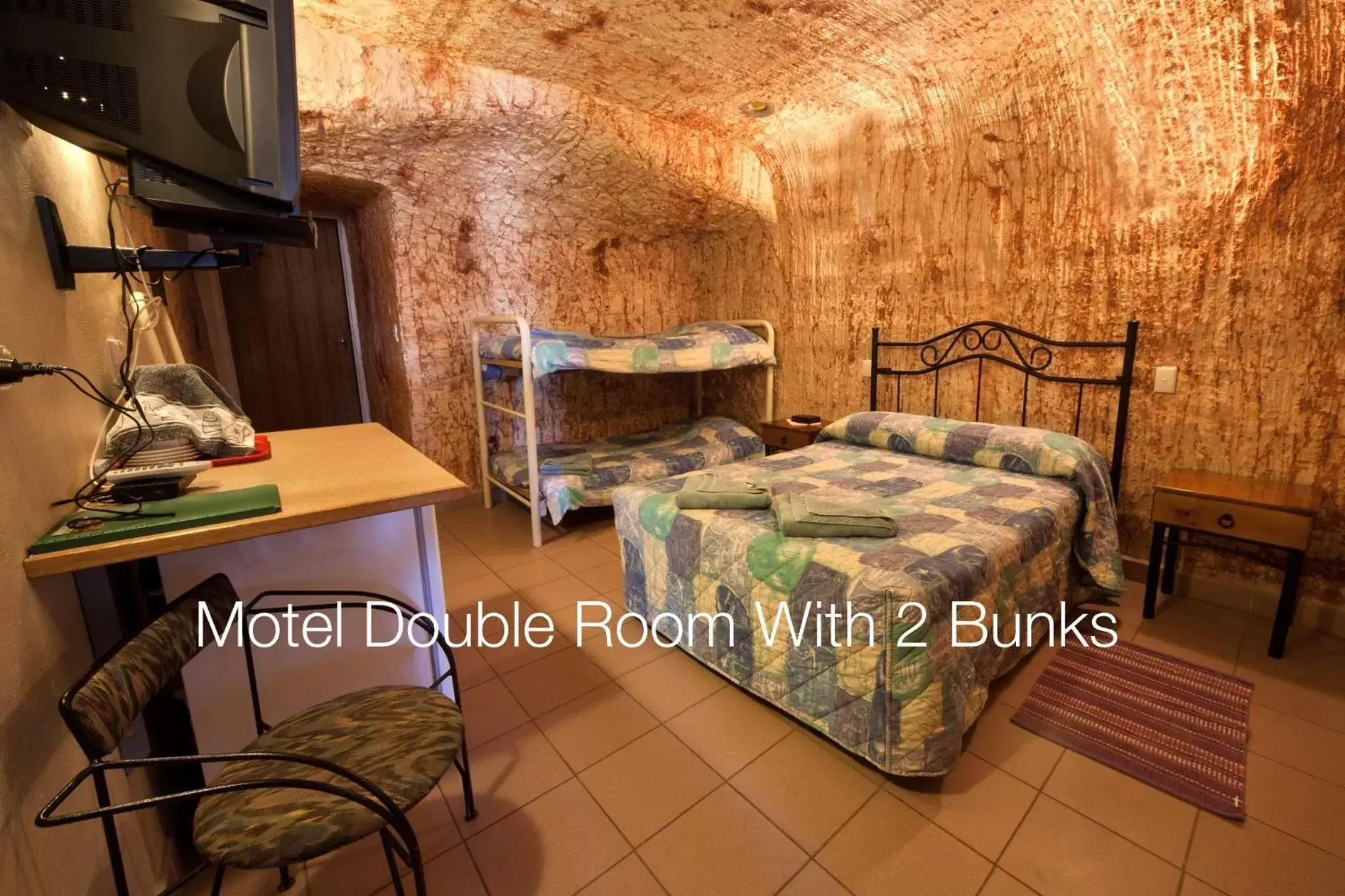 Double Room with Private Bathroom in Radeka Downunder Underground Motel