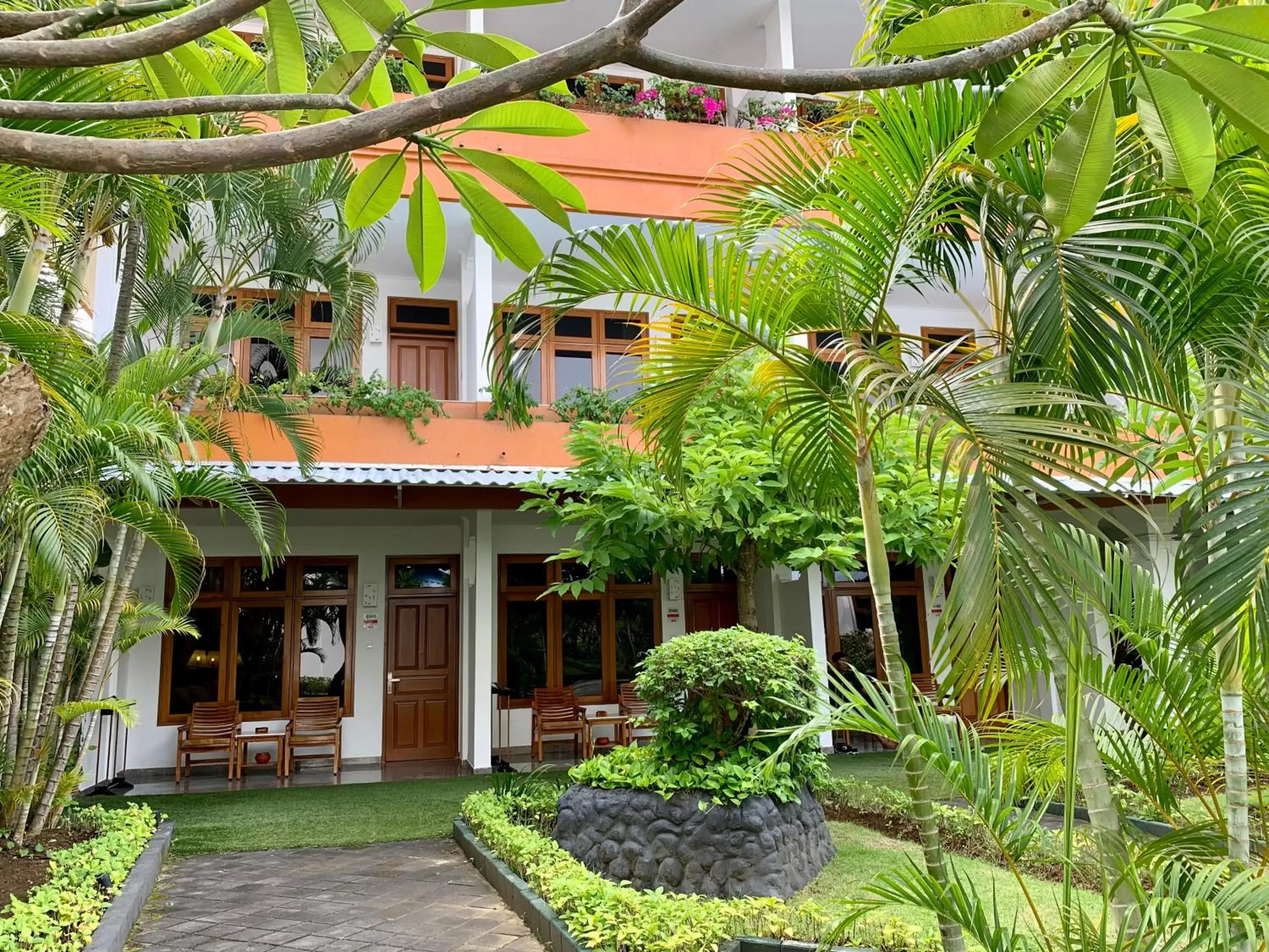 Patio, Property Building in Febri's Hotel & Spa