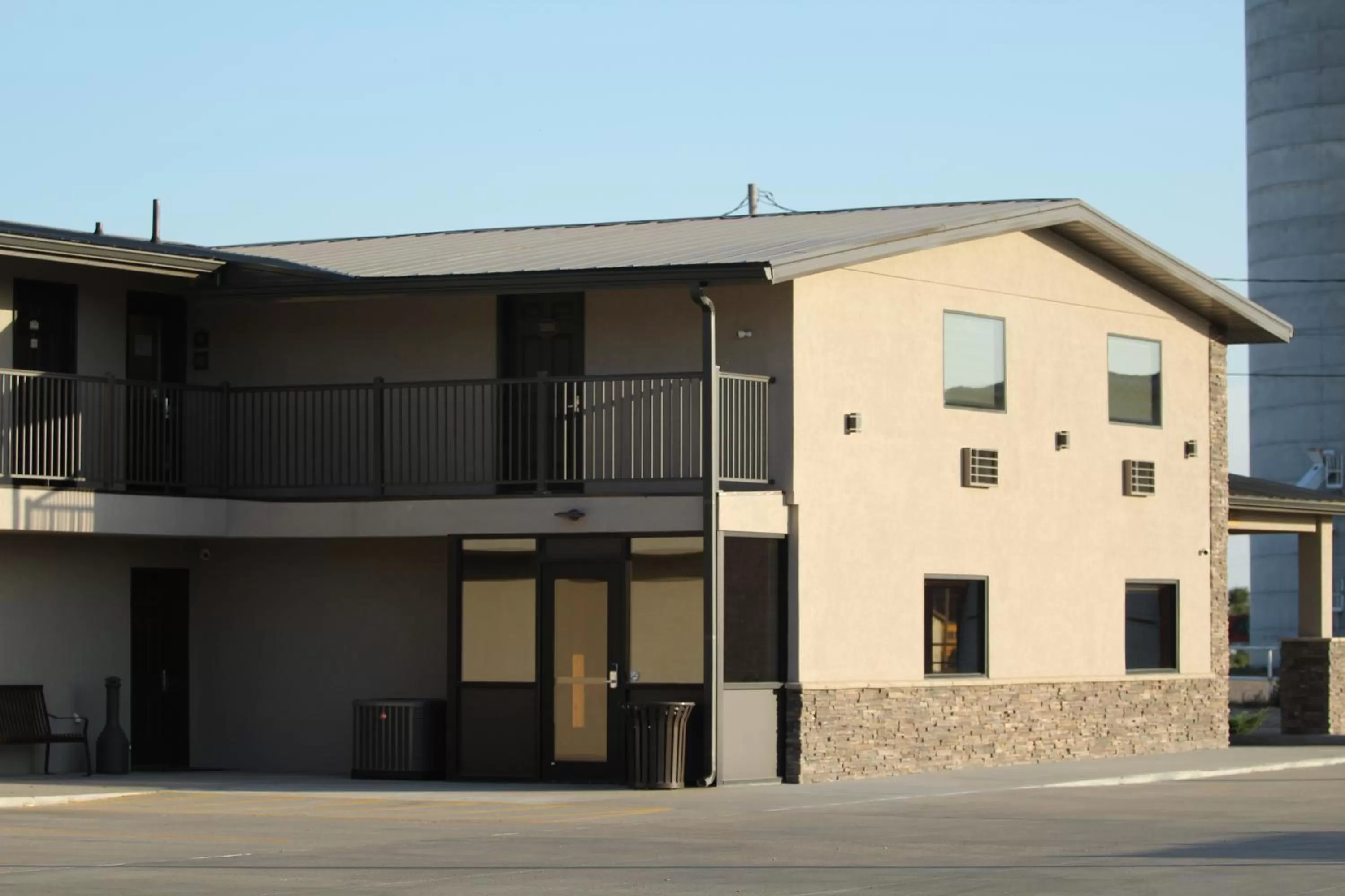 Property building in Boarders Inn &amp; Suites by Cobblestone Hotels - Syracuse