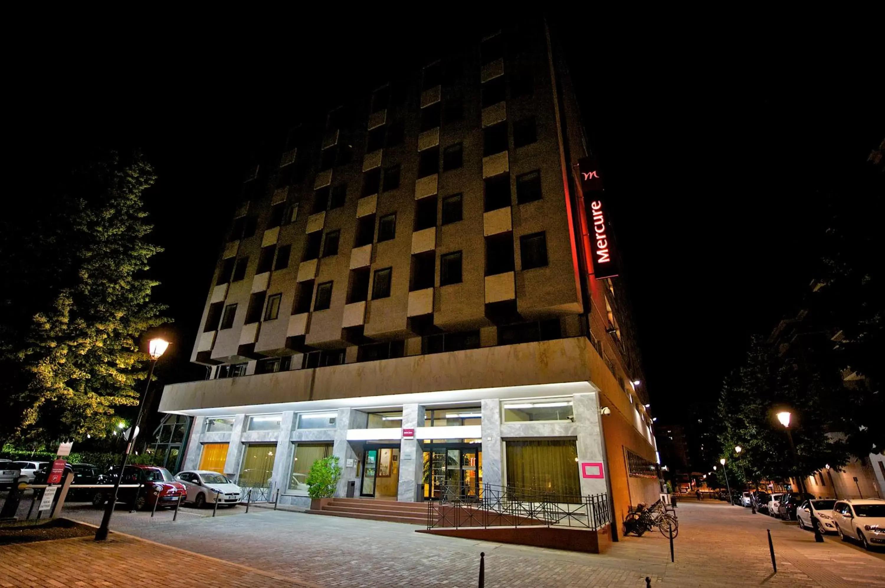 Facade/entrance, Property Building in Mercure Reggio Emilia Centro Astoria