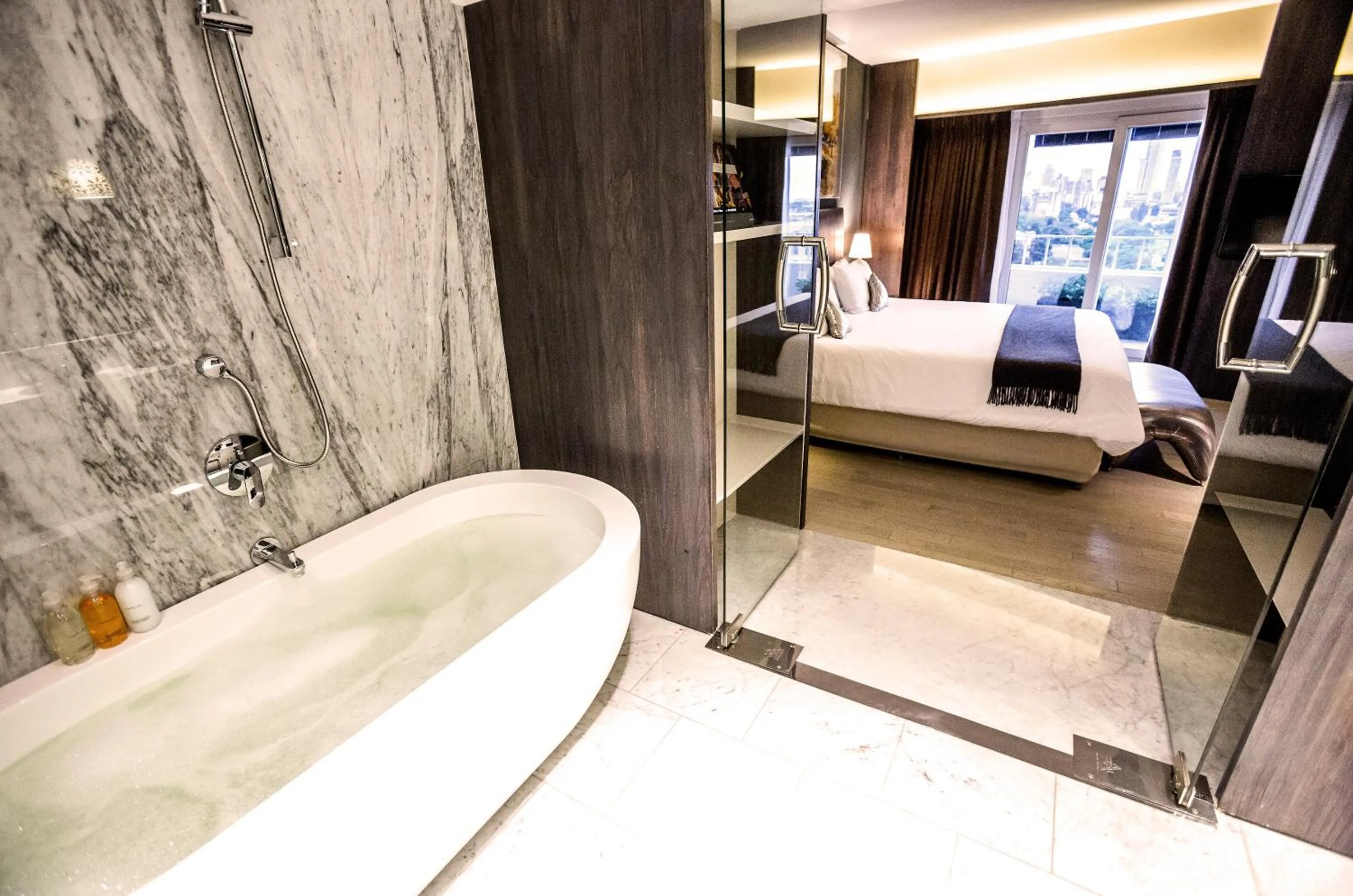 Bathroom, Bed in Esplendor Plaza Francia