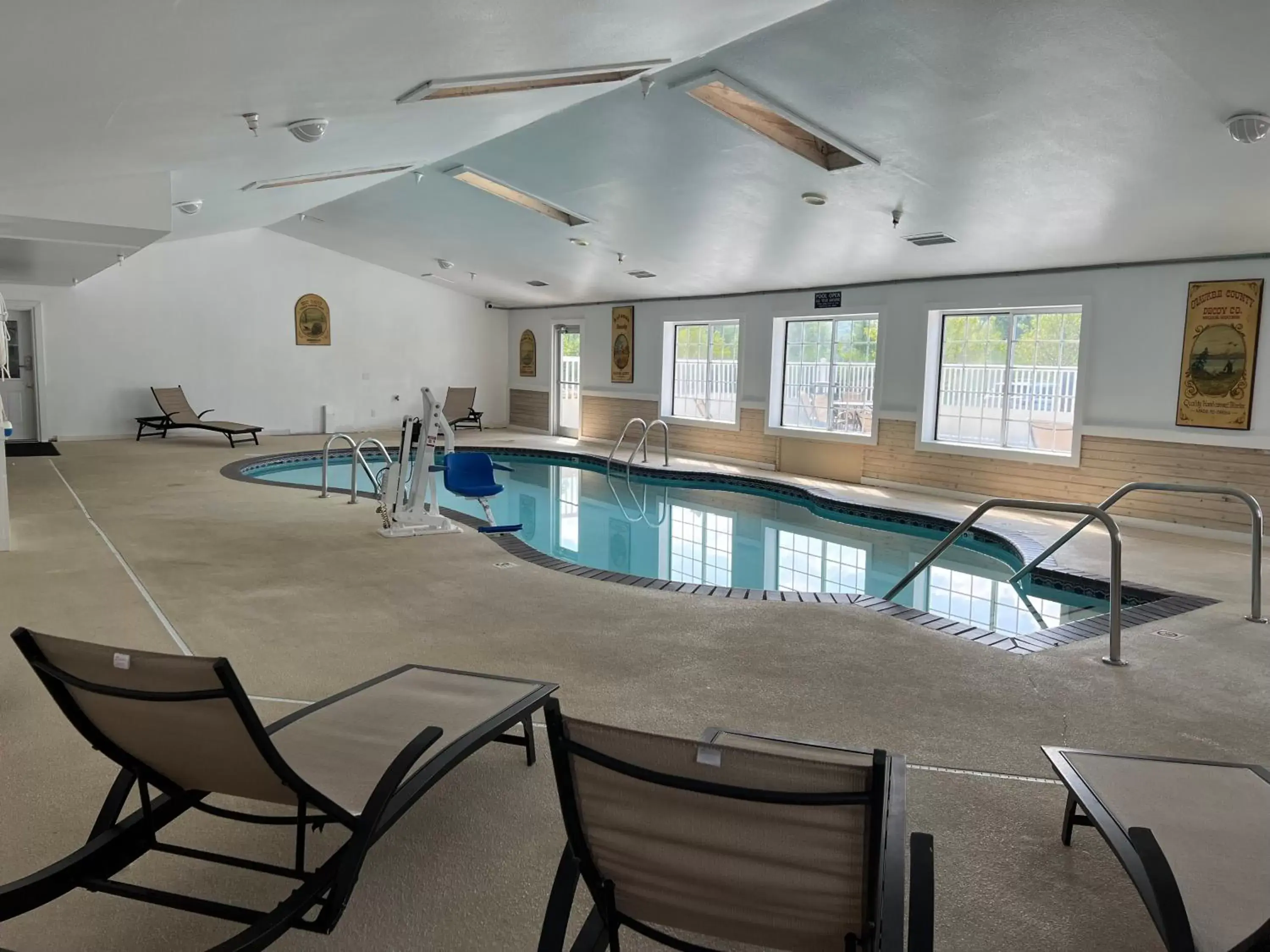 Swimming pool in Quality Inn & Suites Red Wing Swimming pool in Quality Inn & Suites Red Wing