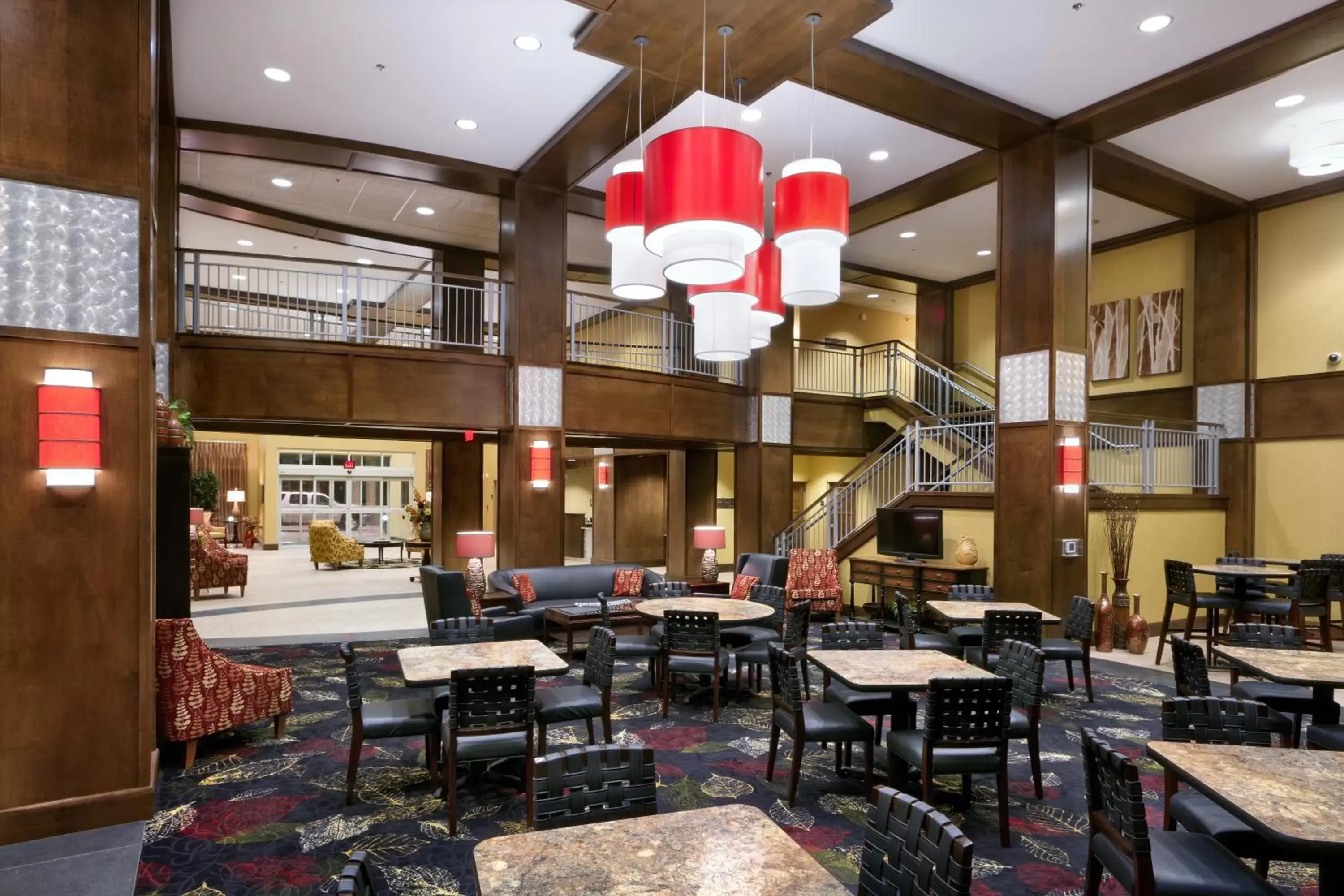 Lounge or bar, Restaurant/Places to Eat in ClubHouse Hotel and Suites