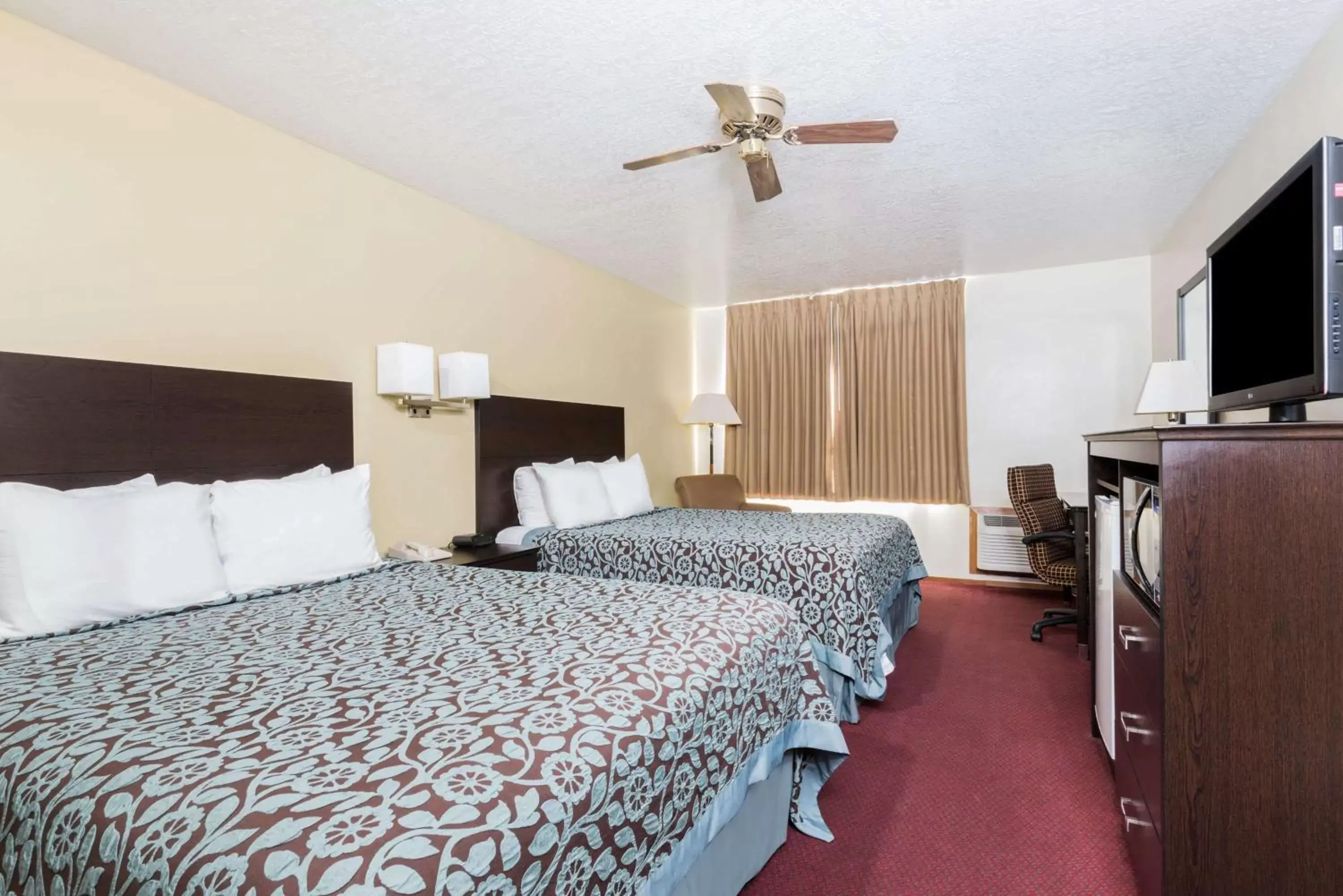 Photo of the whole room, Bed in Days Inn by Wyndham Pueblo