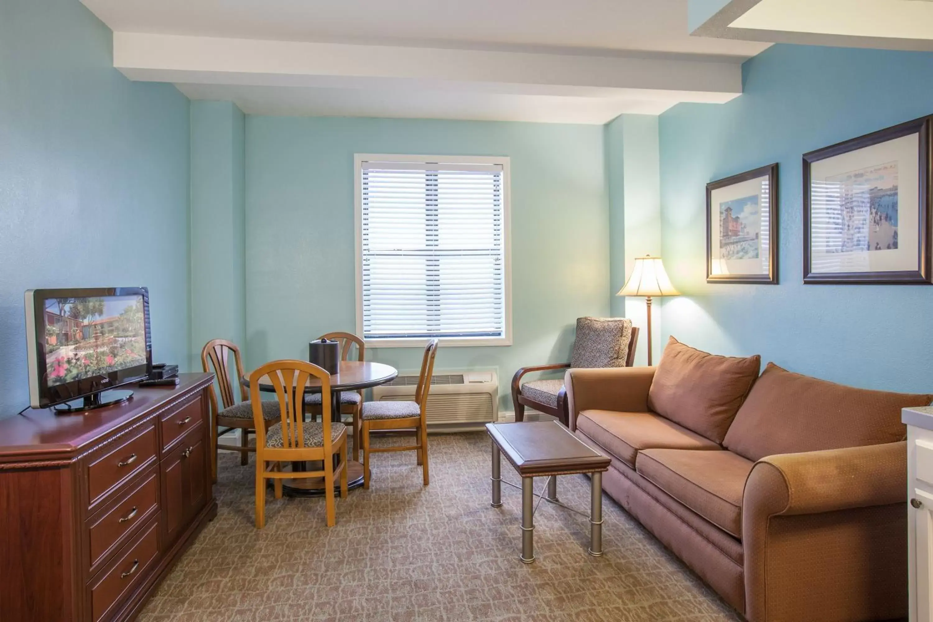 Living room, Seating Area in Legacy Vacation Resorts - Brigantine Beach
