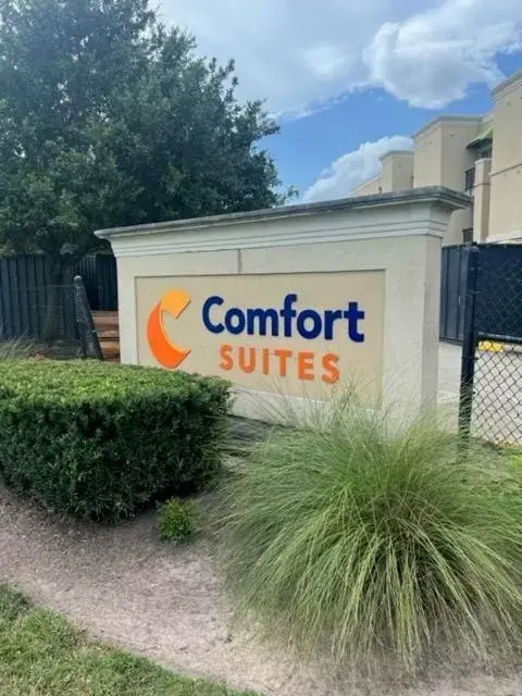 Property Logo/Sign in Comfort Suites Medical District near Mall of Louisiana