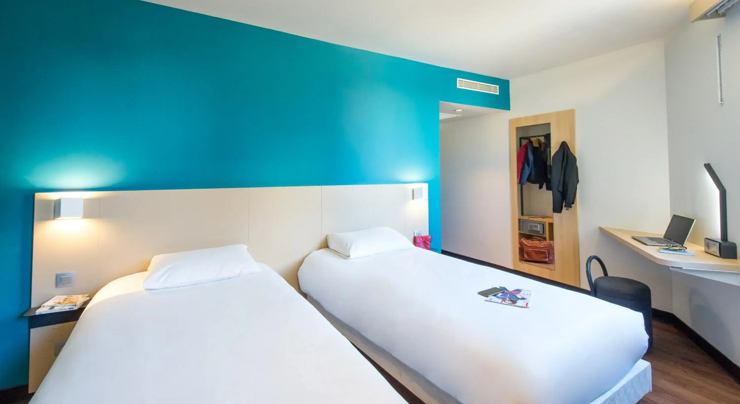 Bed in B&B HOTEL Marseille Centre La Timone