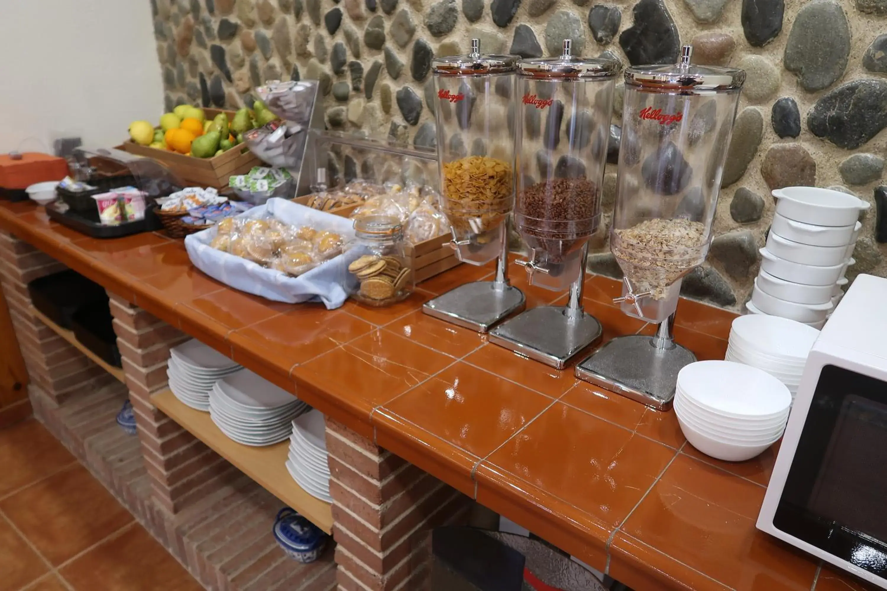 Decorative detail, Food in El Cami Hotel