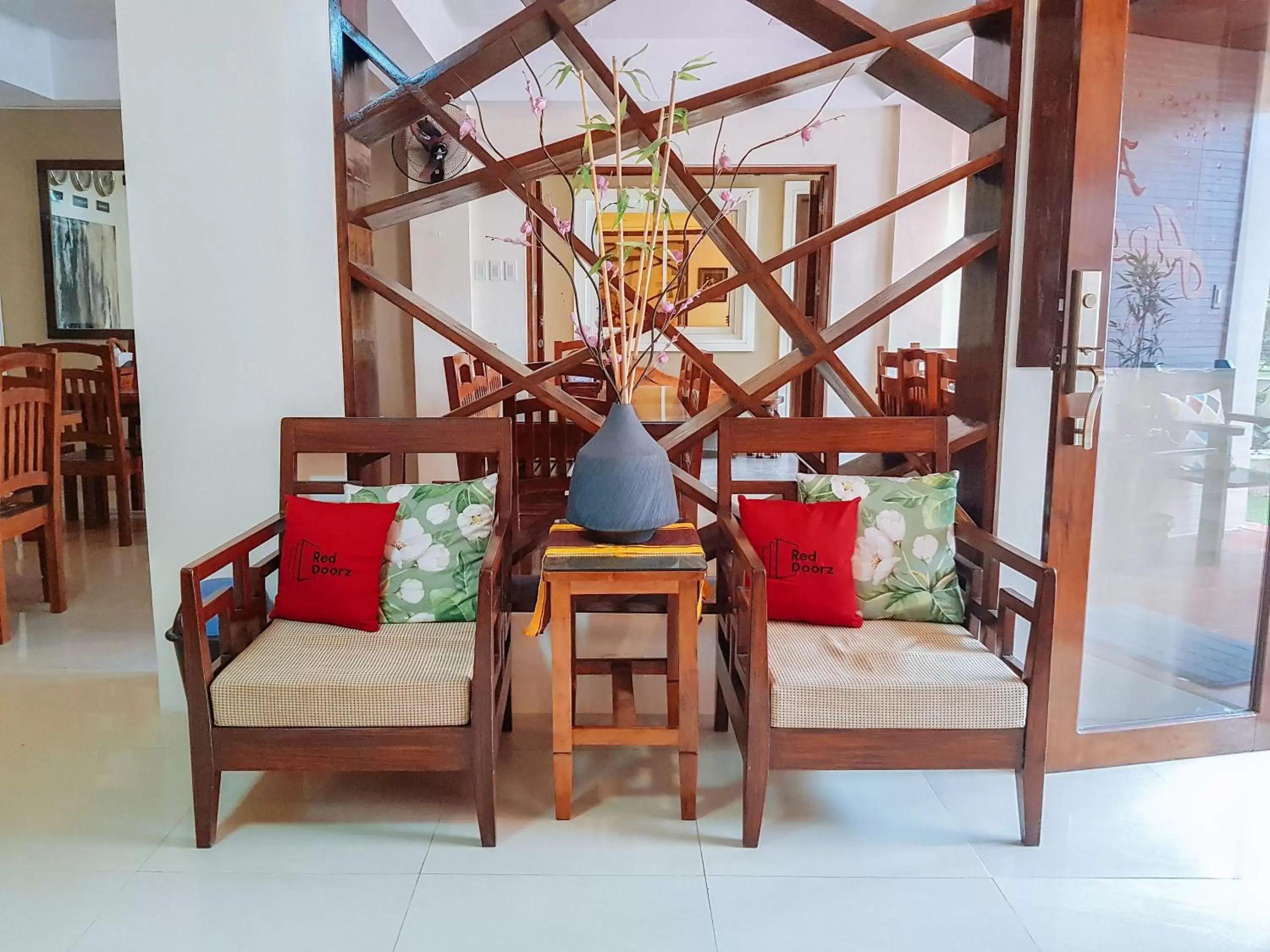 Property building in RedDoorz @ Caimito Drive Dampas Property building in RedDoorz @ Caimito Drive Dampas