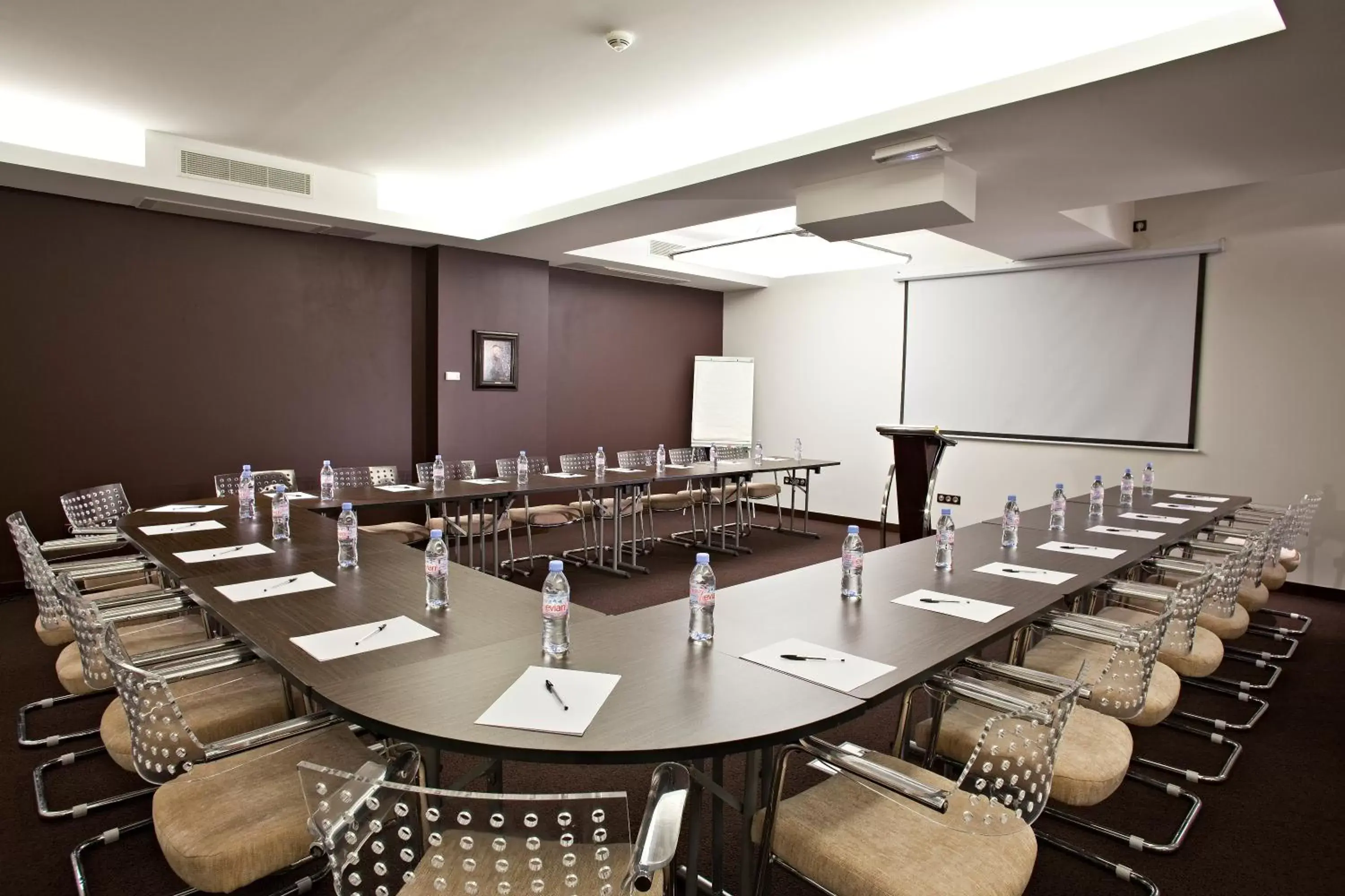 Business facilities in Continental Hotel