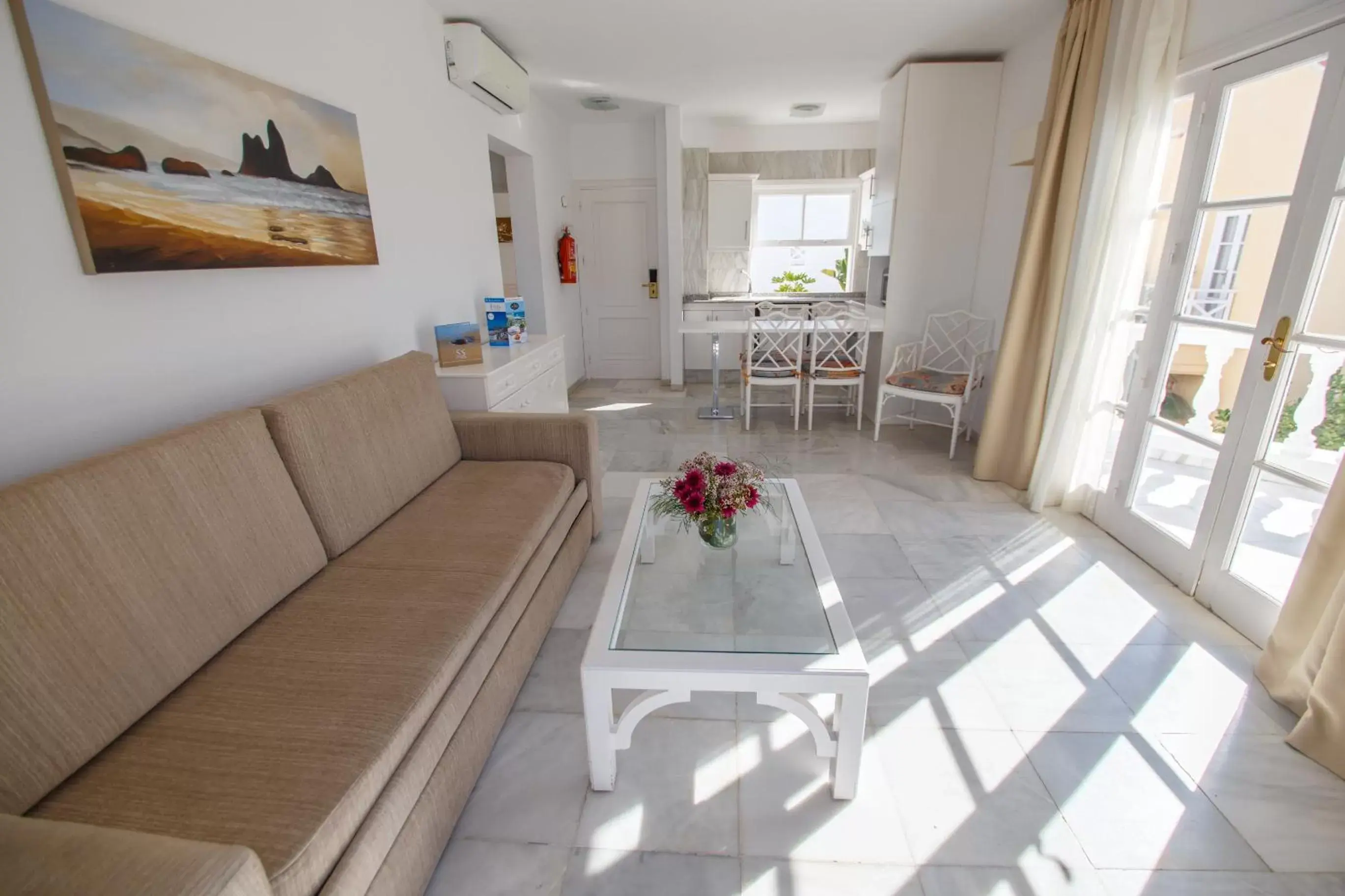 Living room, Seating Area in Lagos de Fañabé Beach Resort