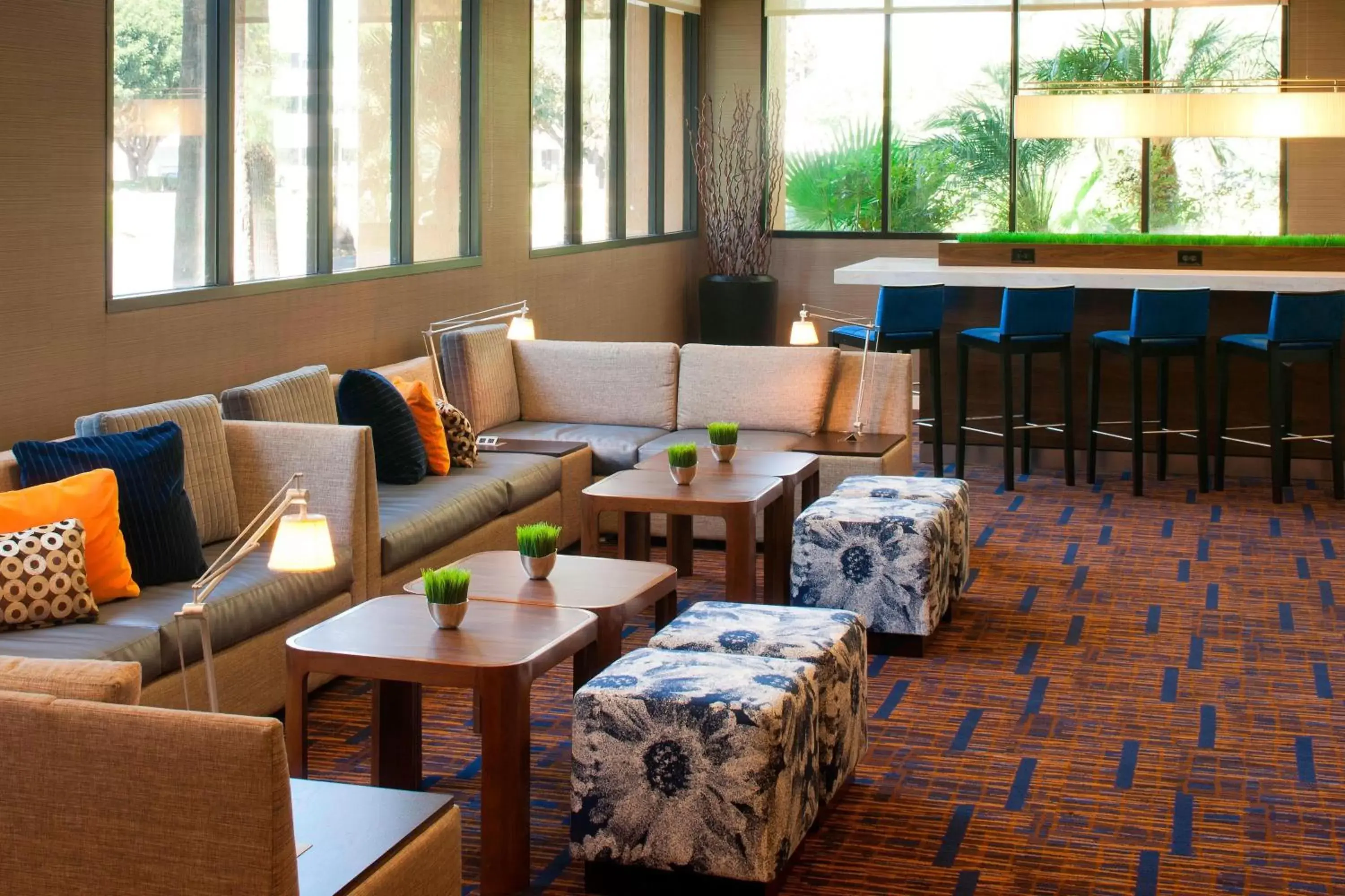 Lobby or reception, Seating Area in Courtyard by Marriott Cypress Anaheim / Orange County