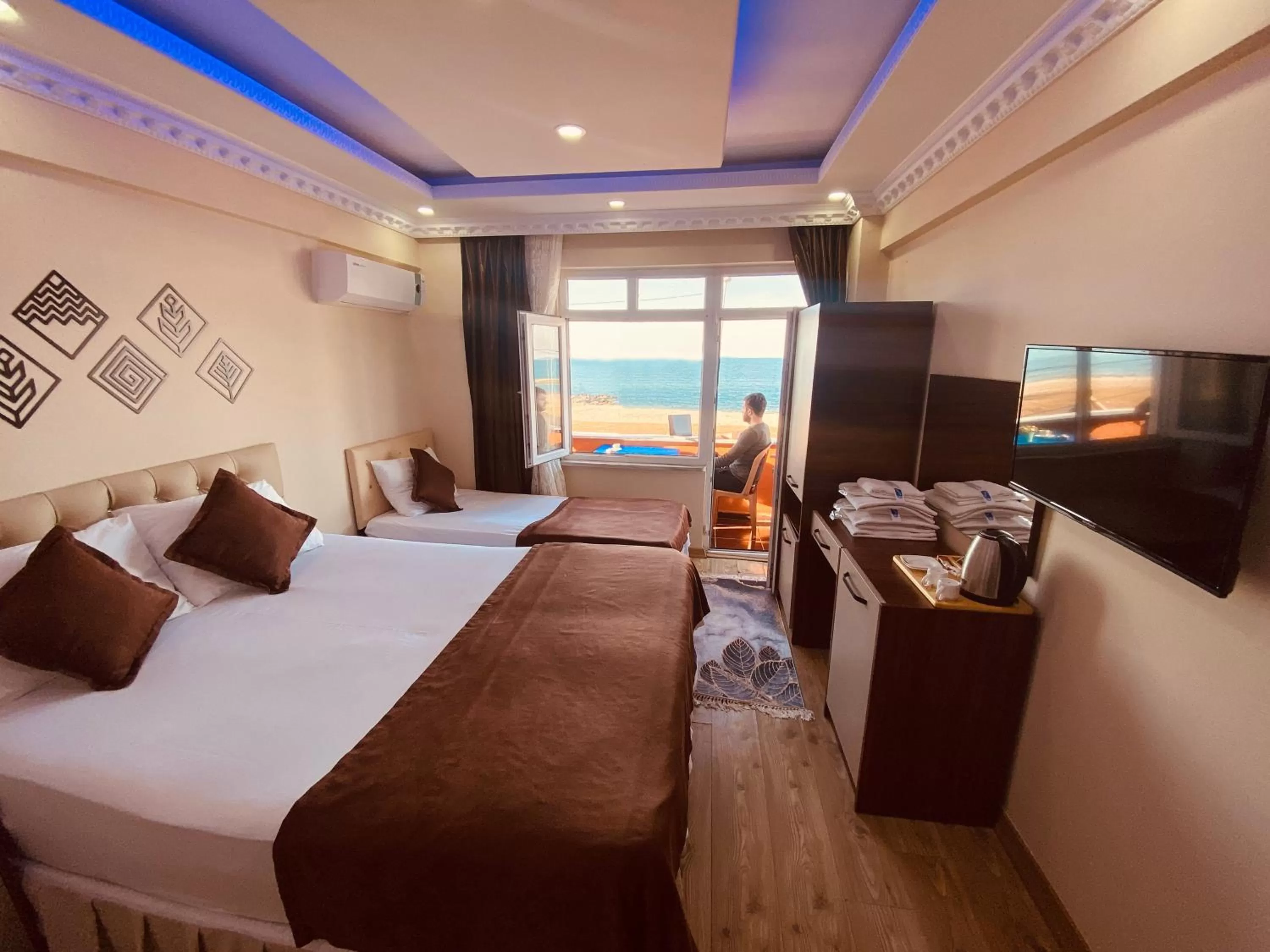 Communal lounge/ TV room in istanbul Airport Kumsal Otel