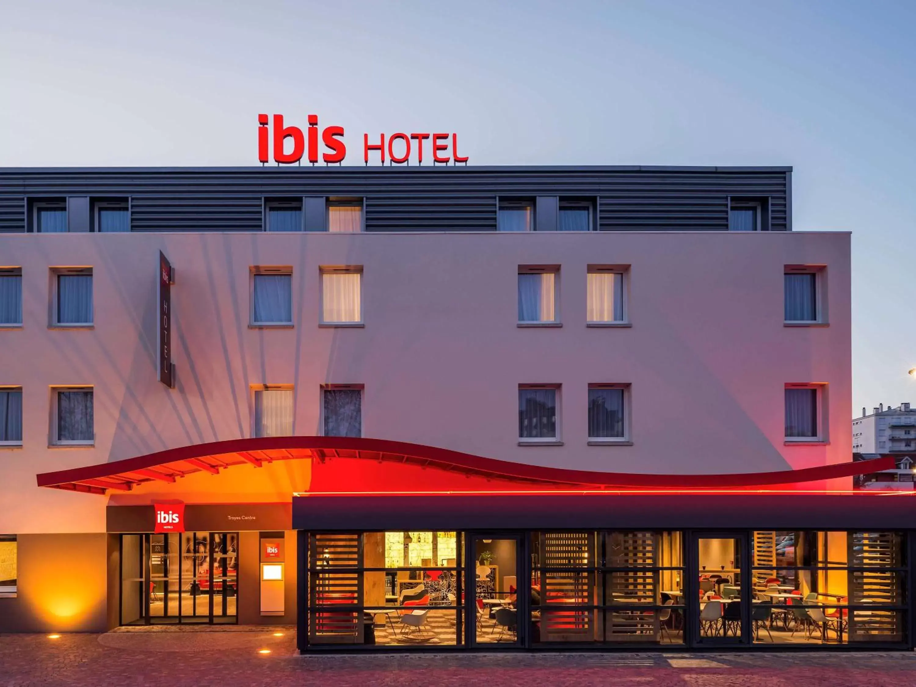 Property building in ibis Troyes Centre