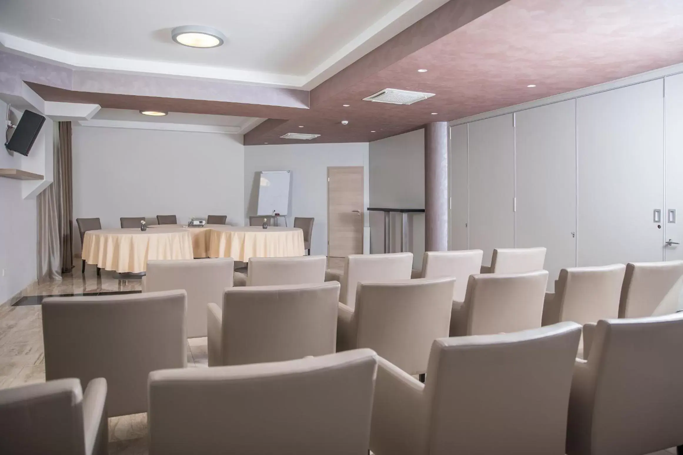 Meeting/conference room in Royal Airport Hotel