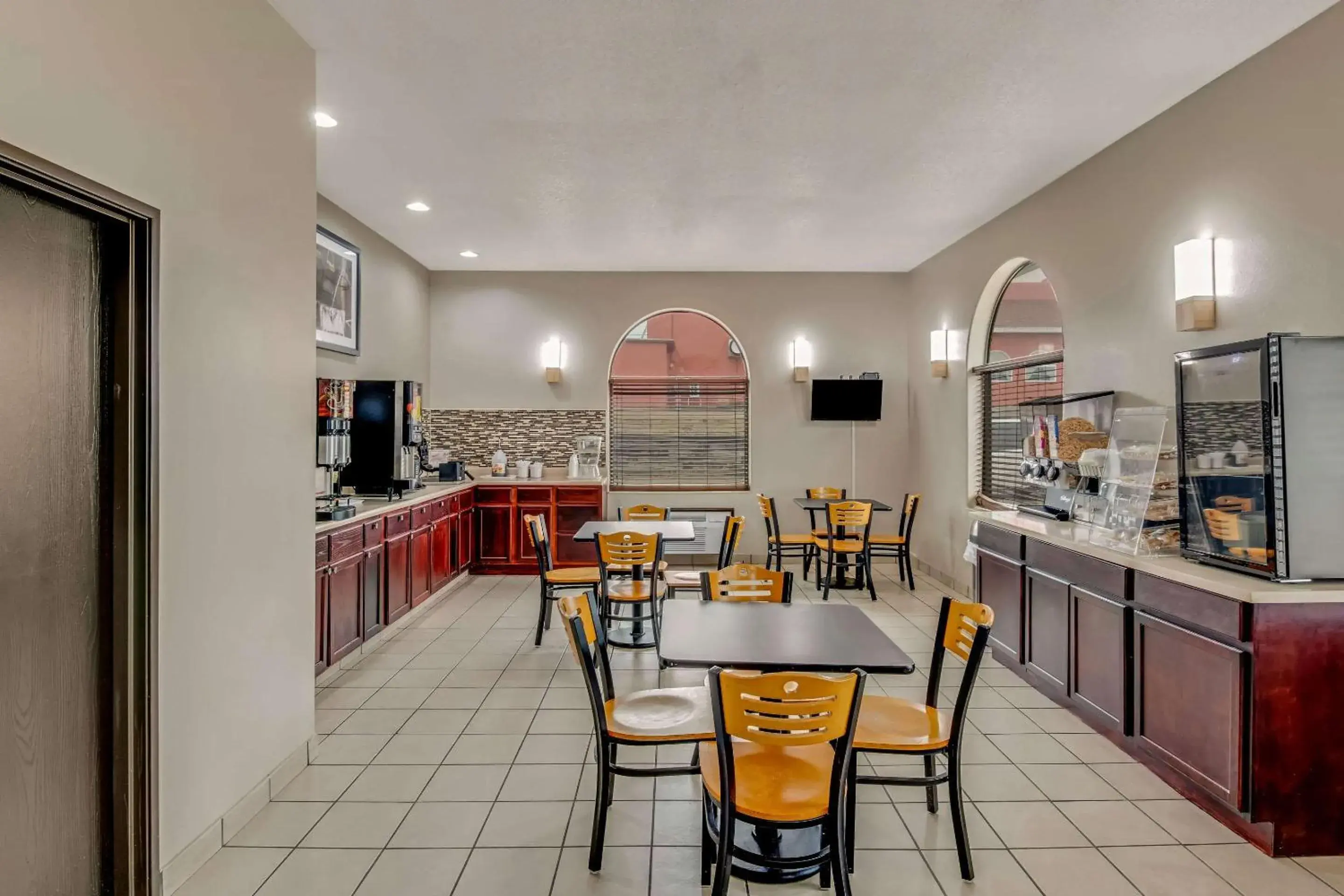 Breakfast in Rodeway Inn Red Oak Breakfast in Rodeway Inn Red Oak