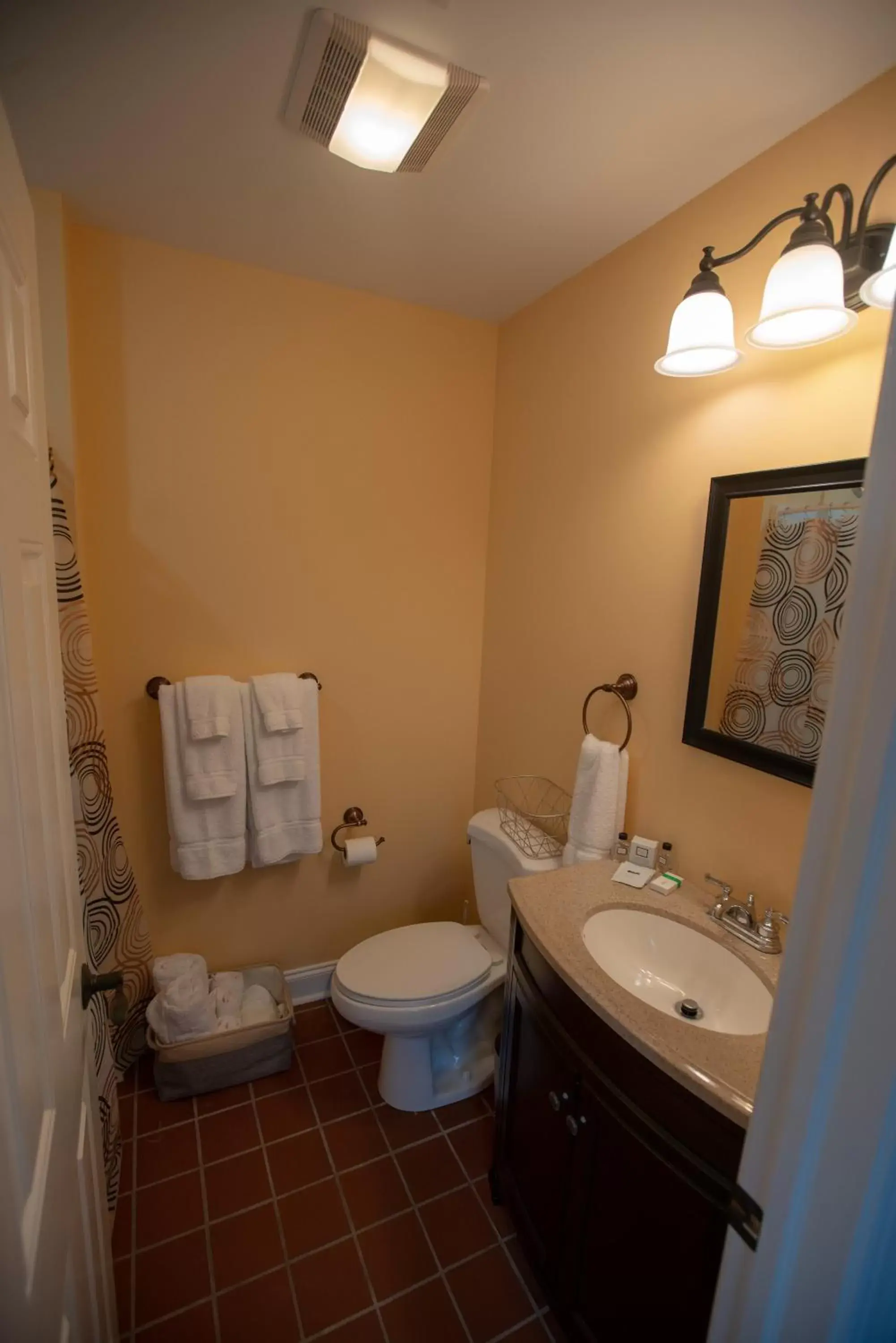 Bathroom in Howard's Creek Inn