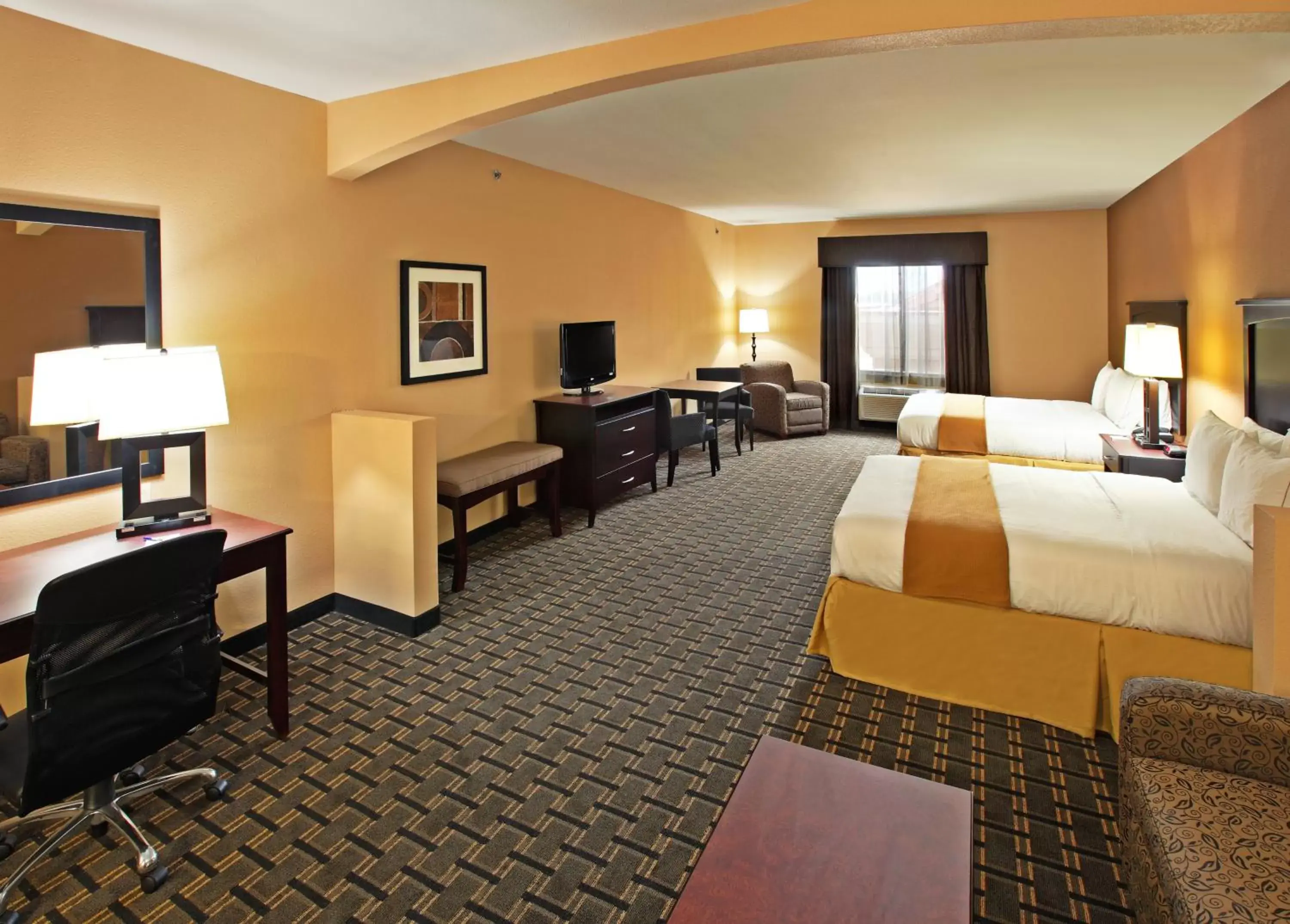 Bedroom in Holiday Inn Express Hotel & Suites Texarkana East, an IHG Hotel