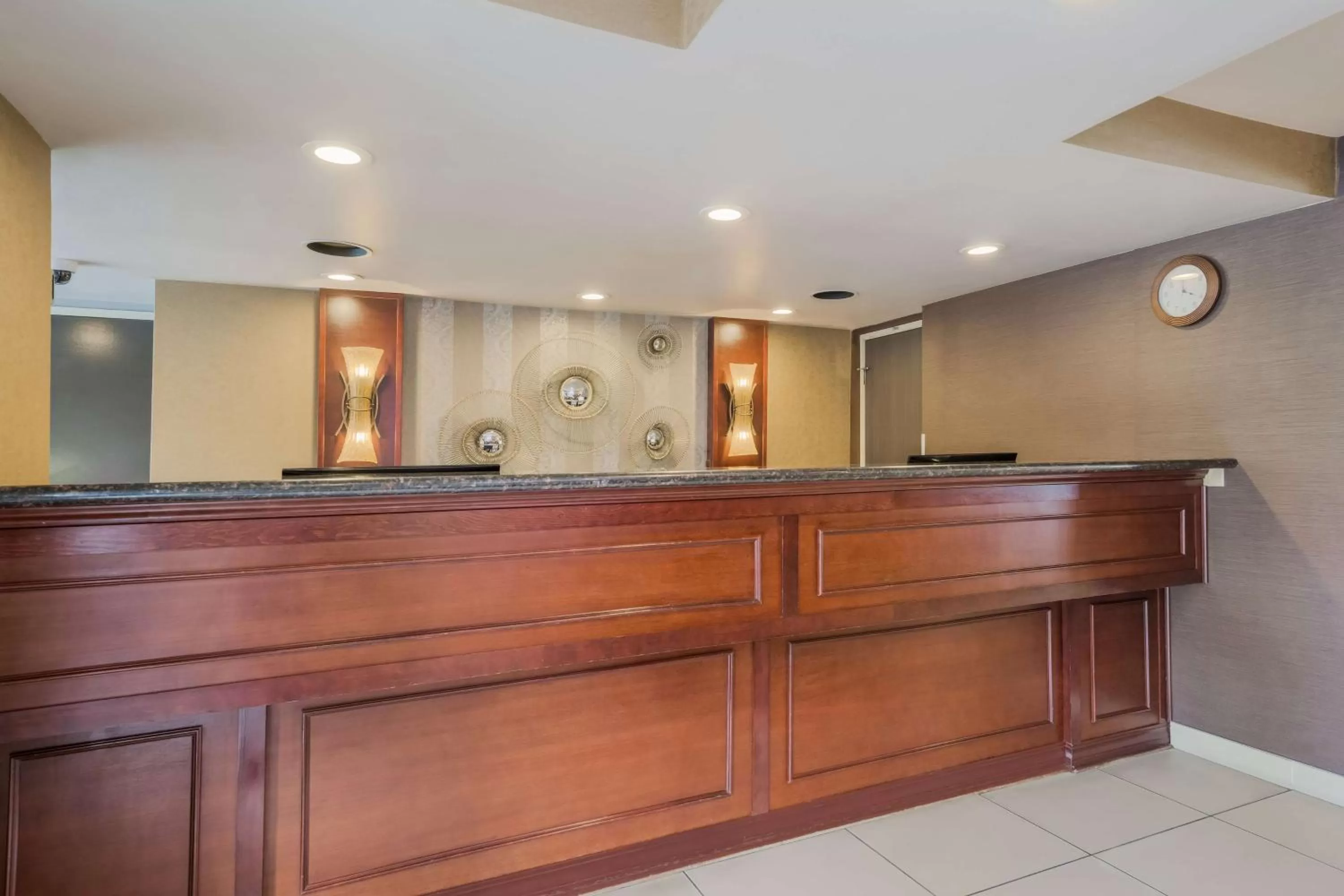 Lobby or reception in Best Western Alderwood