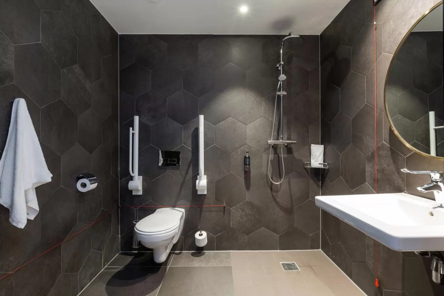 Shower in The James Rotterdam