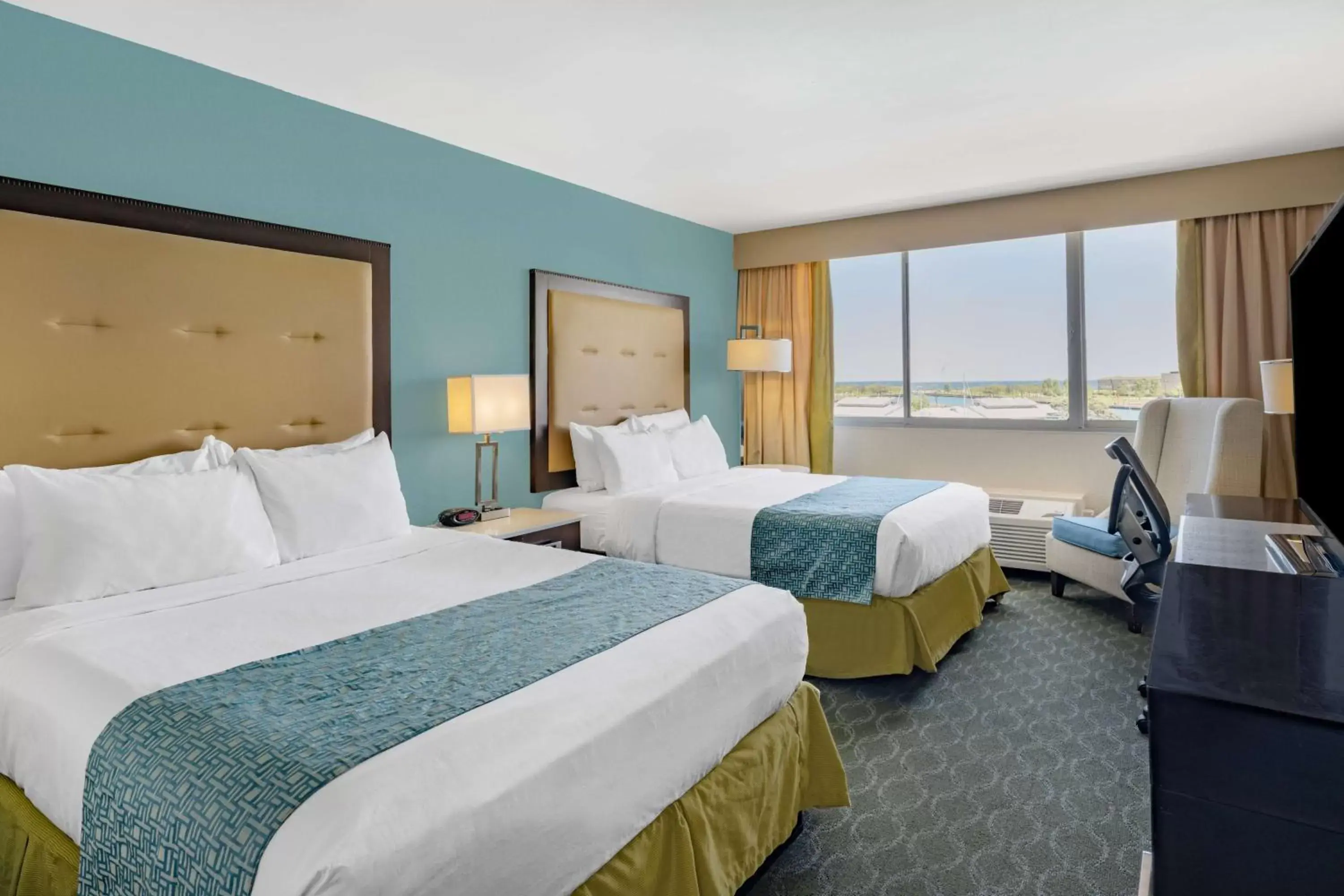 Photo of the whole room in Wyndham Garden Kenosha