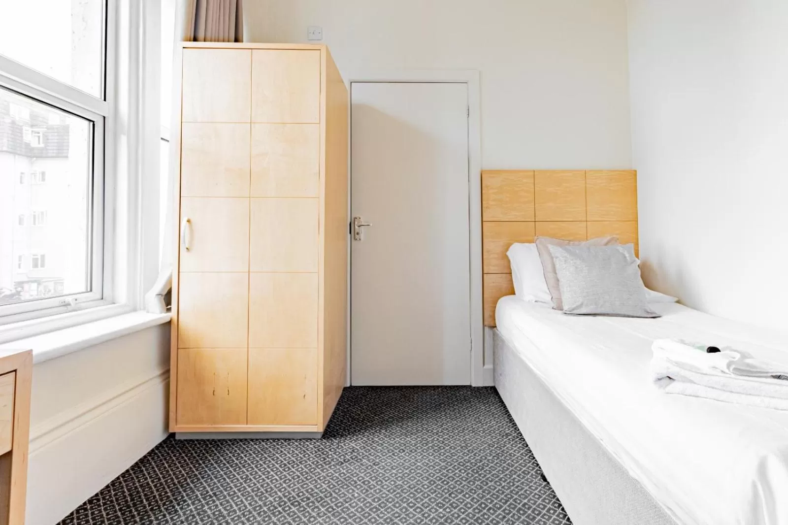 Bedroom, Bed in Brooklands Lodge