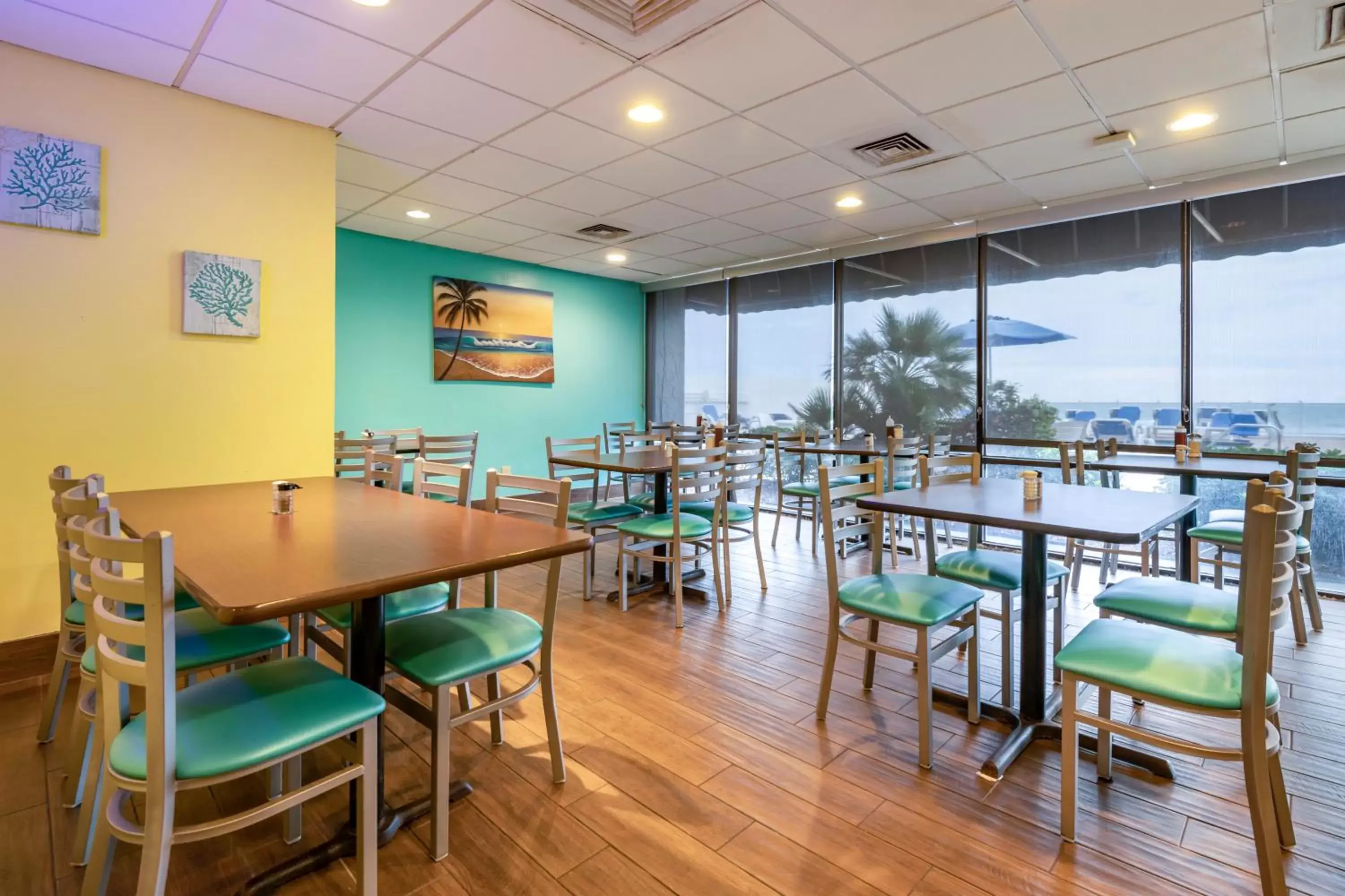 Restaurant/Places to Eat in Tropical Winds Resort Hotel