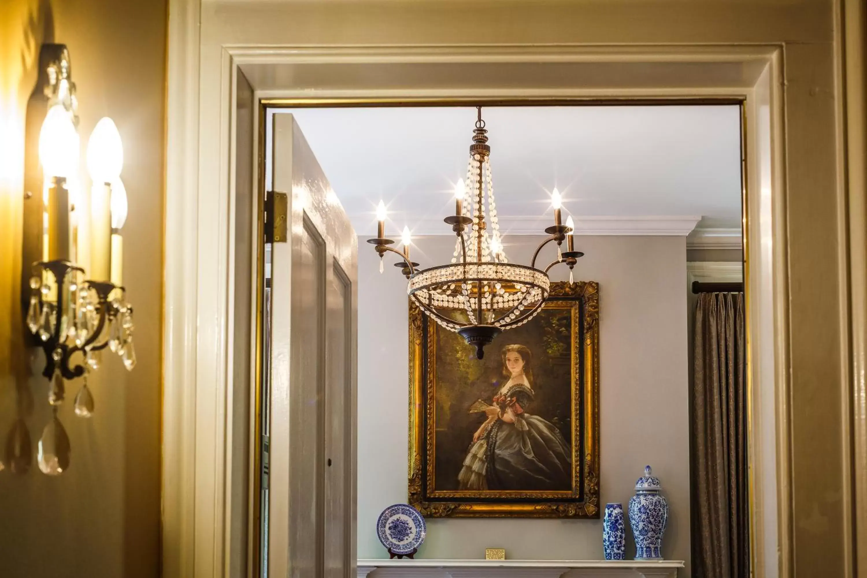 Living room in Eliza Thompson House, Historic Inns of Savannah Collection