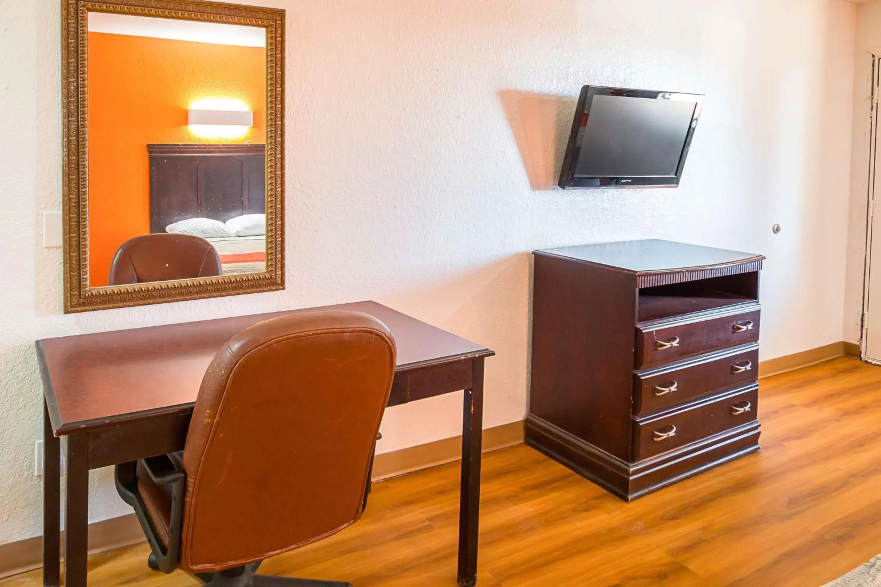 TV and multimedia, TV/Entertainment Center in Motel 6-Red Oak, TX - Dallas