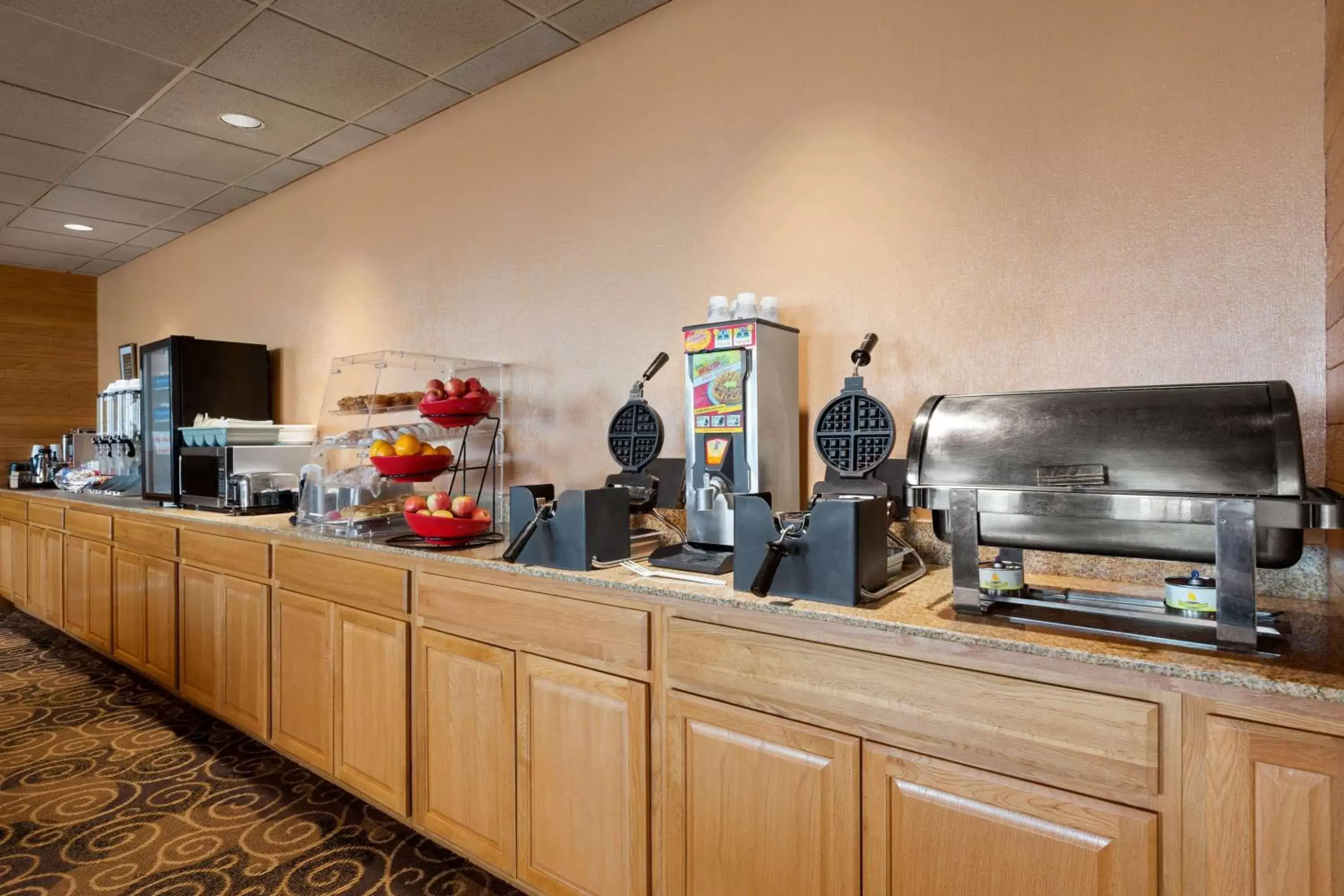 Restaurant/places to eat in Ramada by Wyndham Bismarck Restaurant/places to eat in Ramada by Wyndham Bismarck