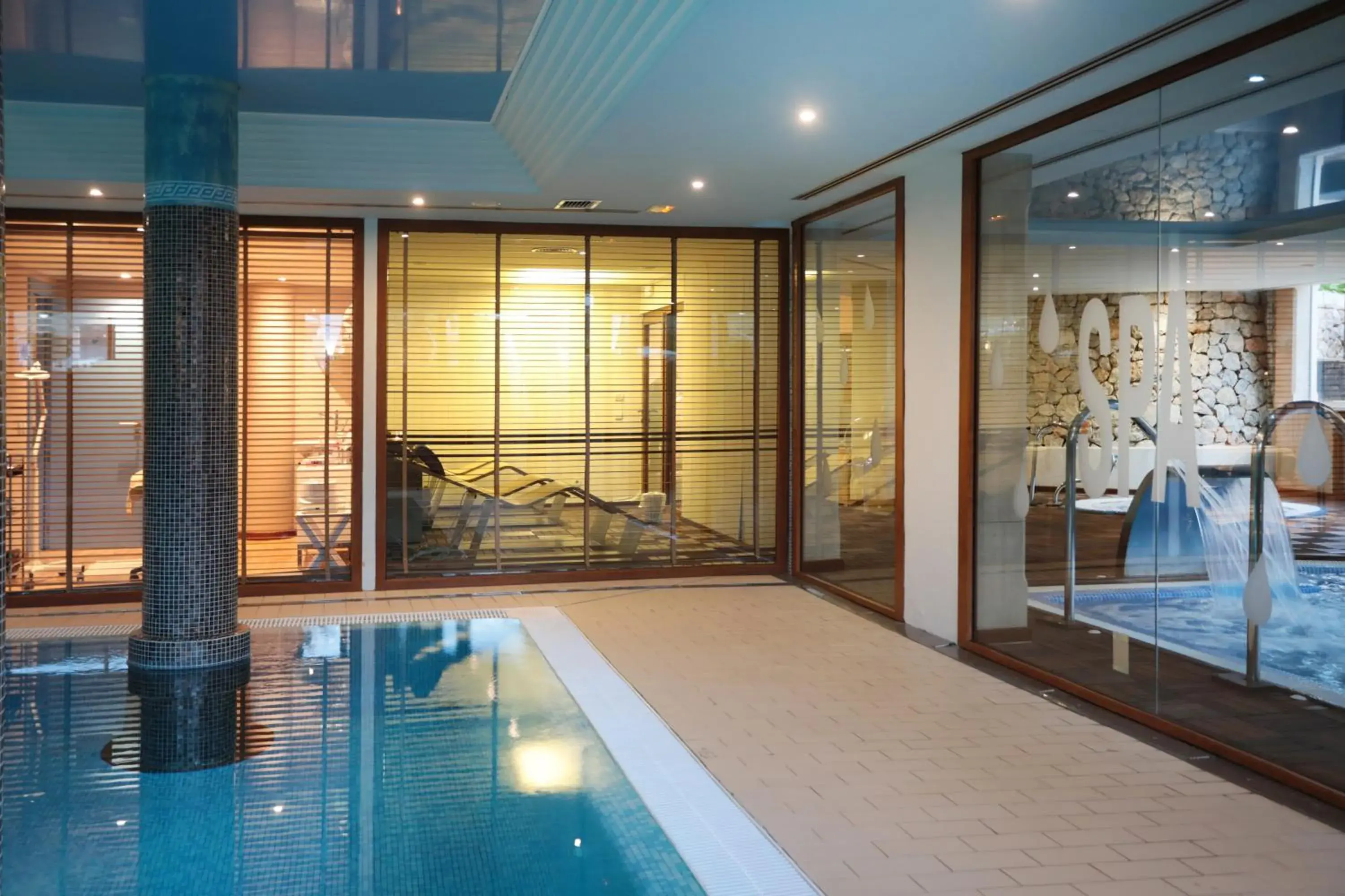 Spa and wellness centre/facilities, Swimming Pool in Mon Port Hotel & Spa