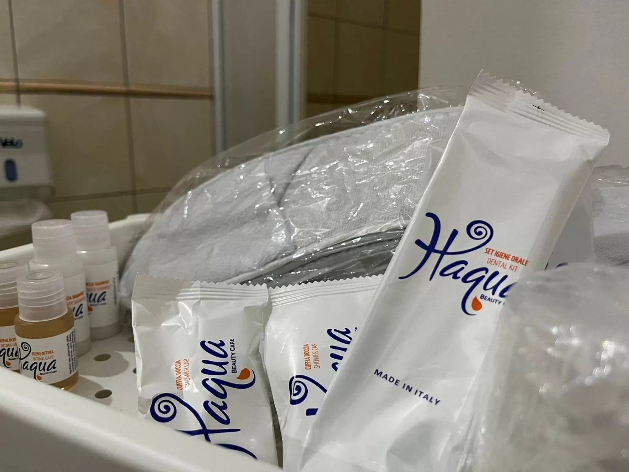 Shower, Bathroom in Dove Si Va Stasera B&B