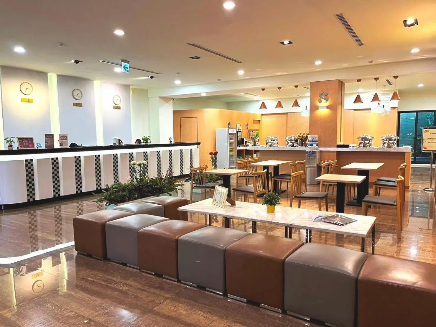 Lobby or reception, Restaurant/Places to Eat in San Juan Easy Stay Inn Tainan