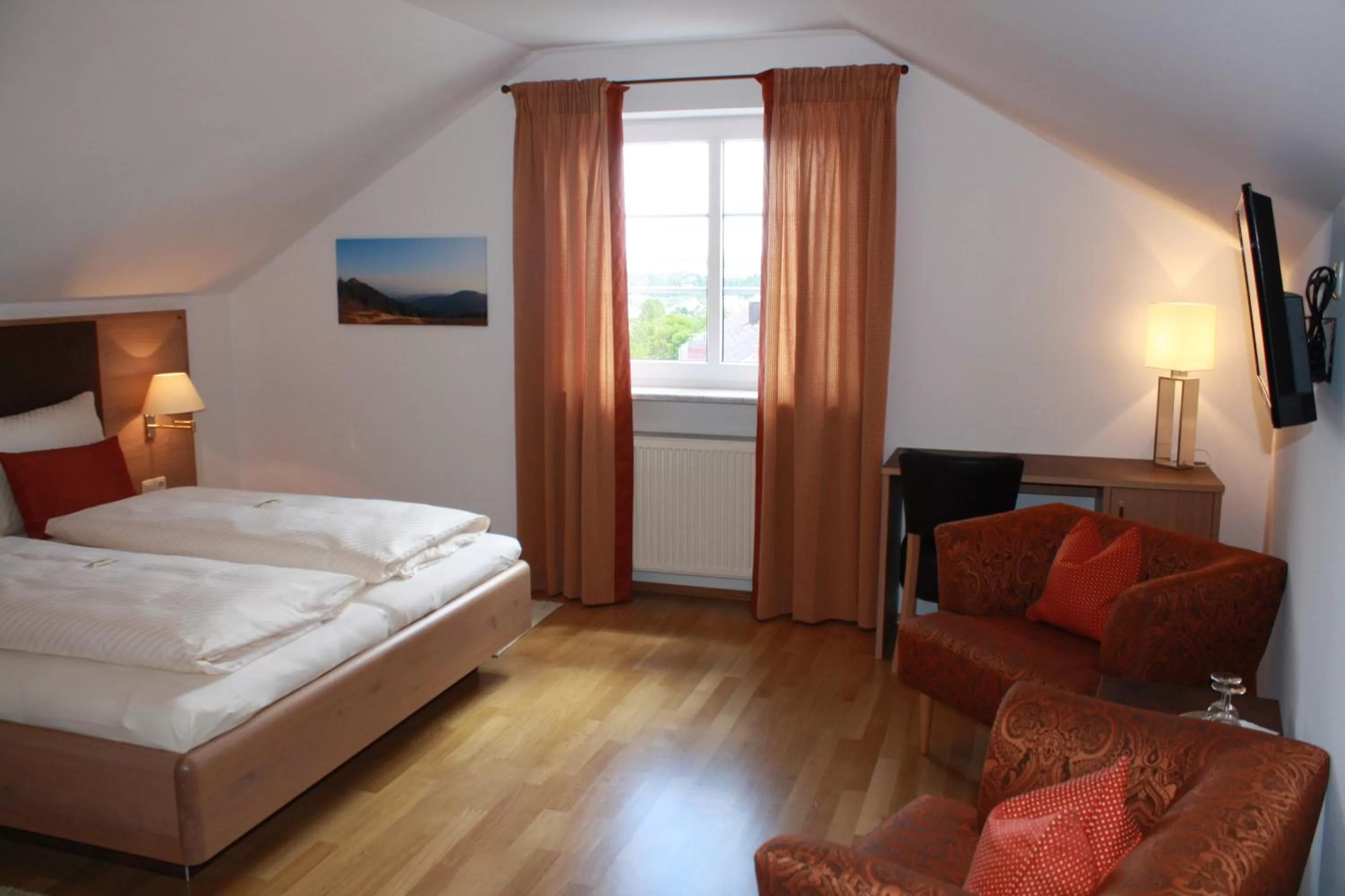 Photo of the whole room, Bed in Bäckerei Konditorei Frühstückspension WAGNER