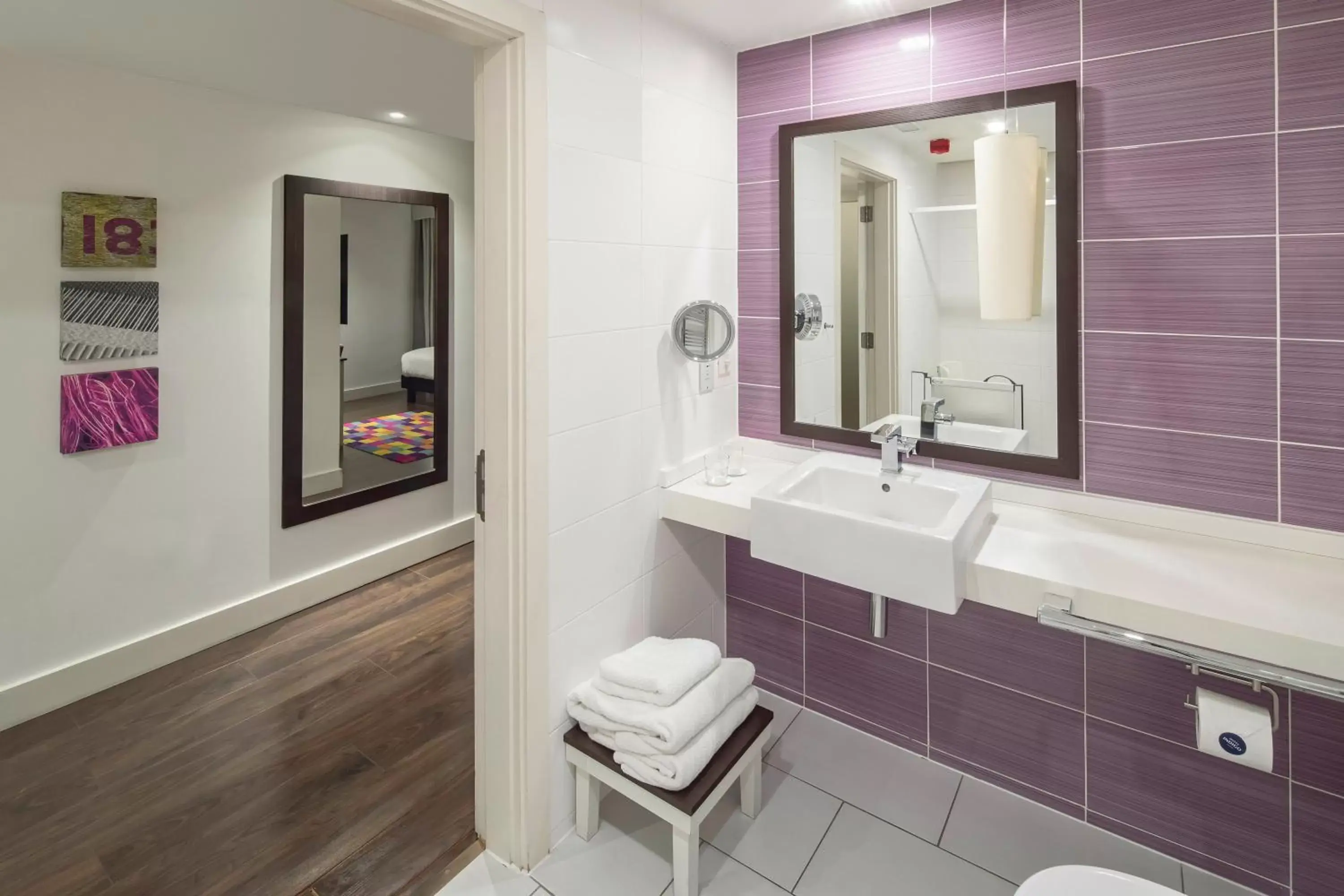Shower, Bathroom in Hotel Indigo Liverpool, an IHG Hotel
