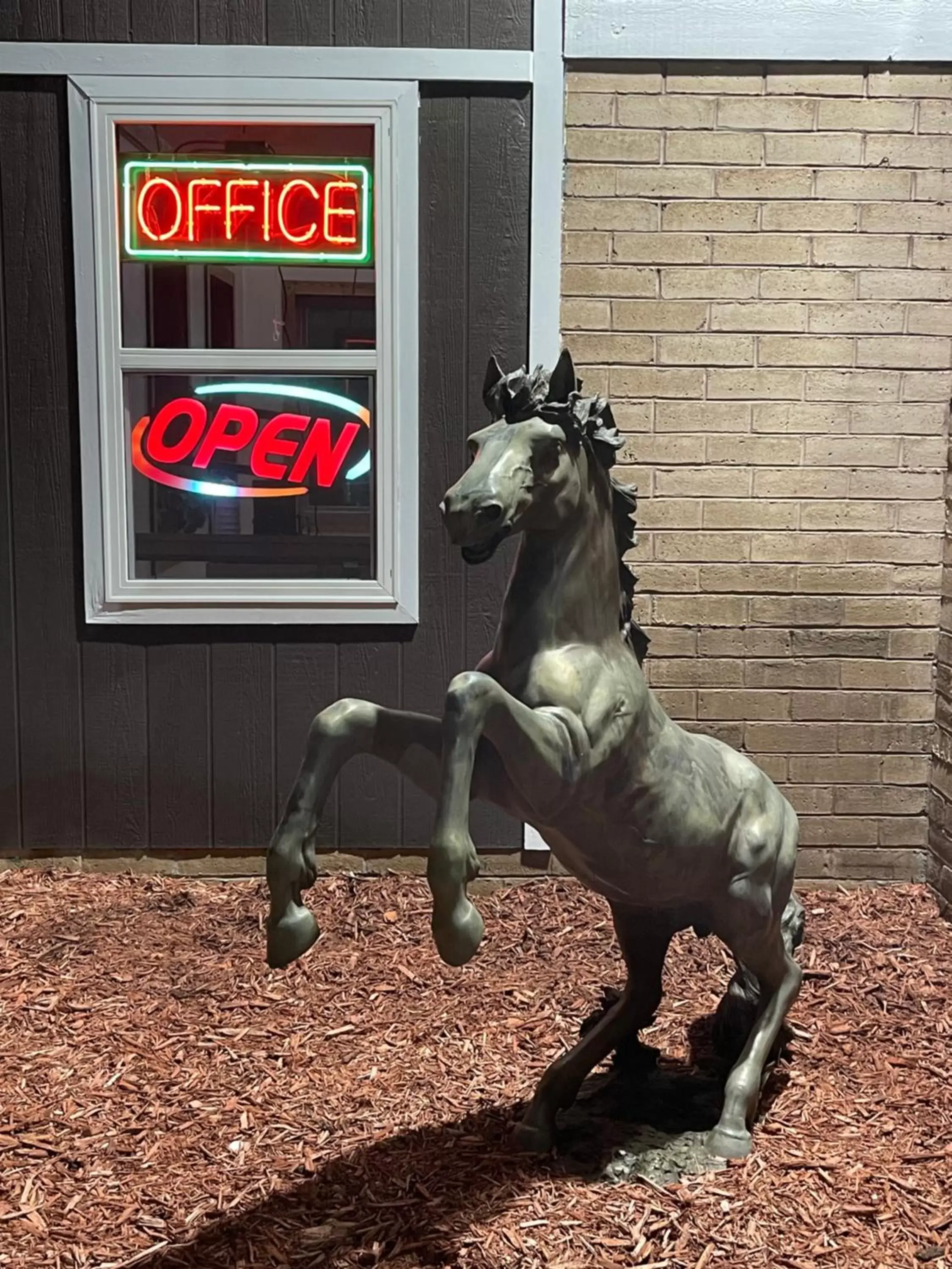 Property building in Stratford House Inn Property building in Stratford House Inn