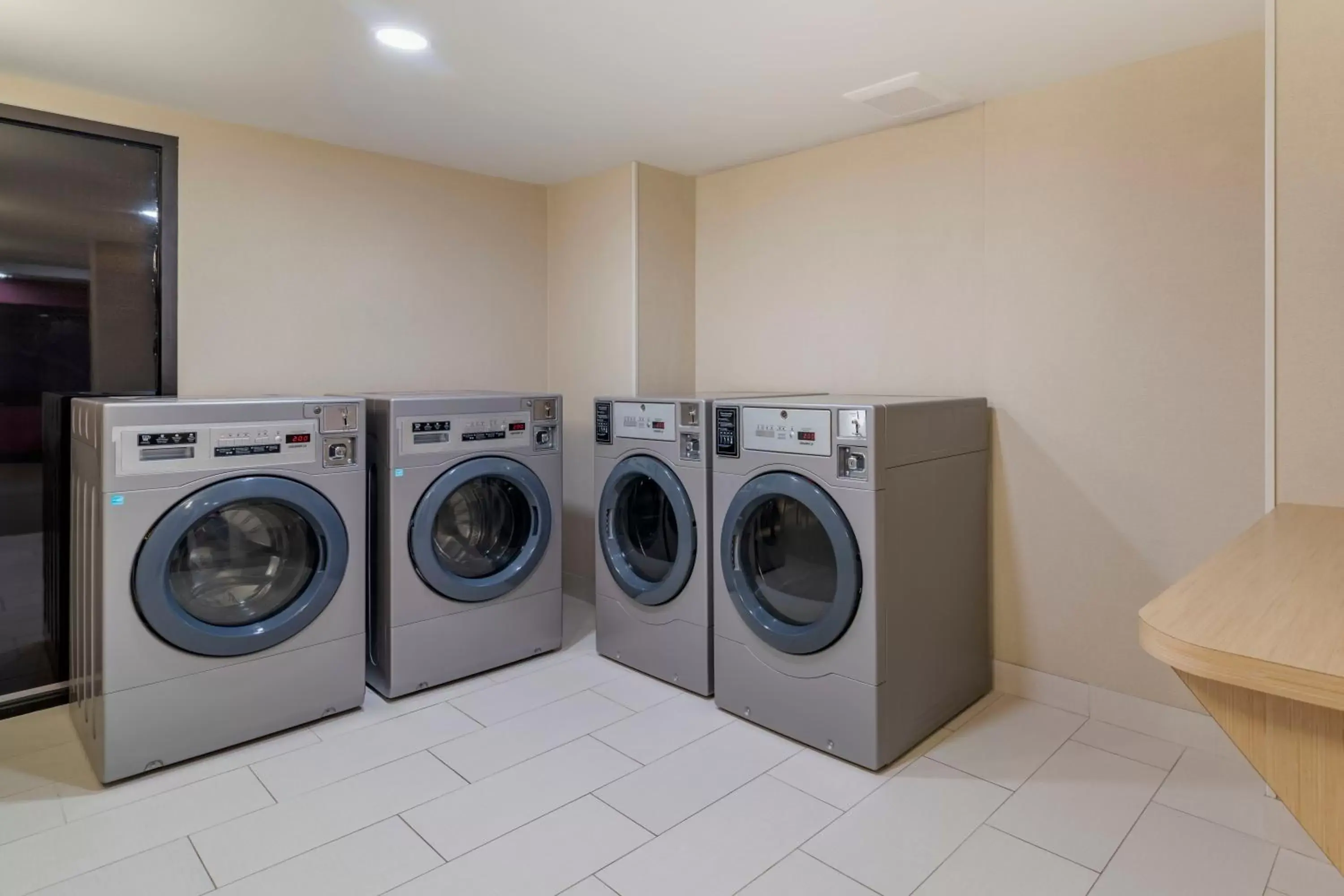 laundry in Home2 Suites by Hilton Bangor