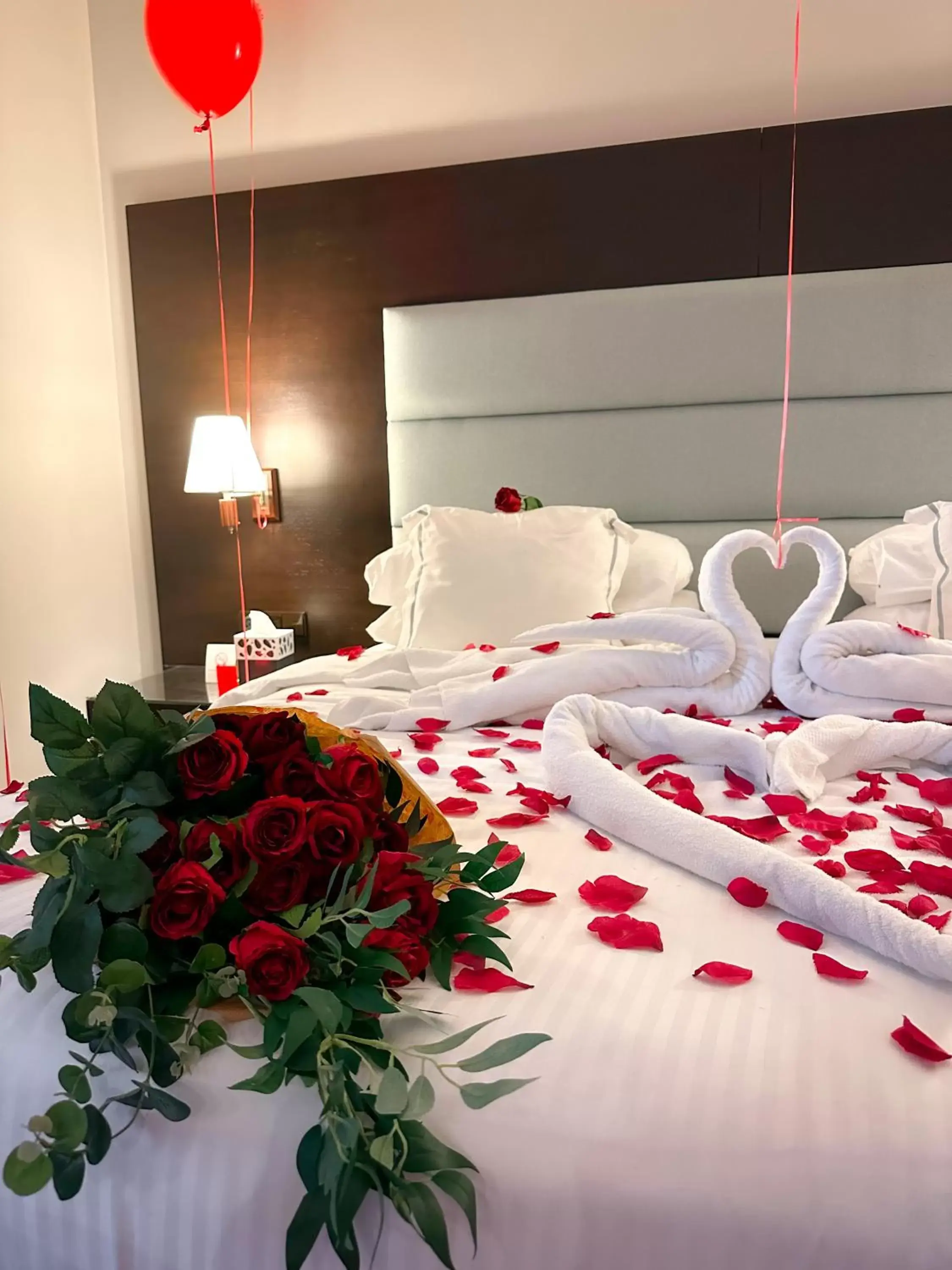 Property building, Bed in Ramada by Wyndham Downtown Beirut Property building, Bed in Ramada by Wyndham Downtown Beirut