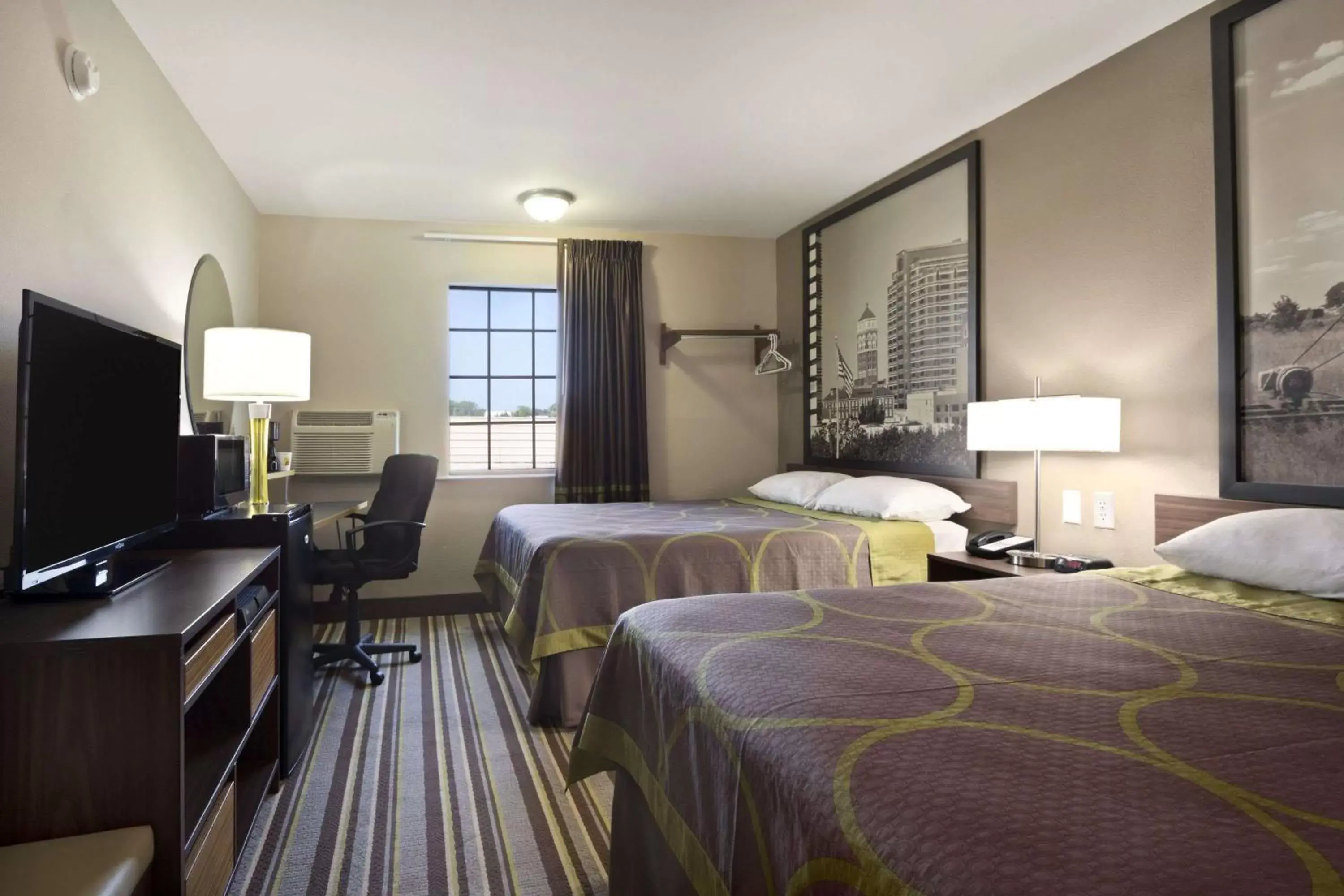 On site, Bed in Super 8 by Wyndham Ardmore On site, Bed in Super 8 by Wyndham Ardmore