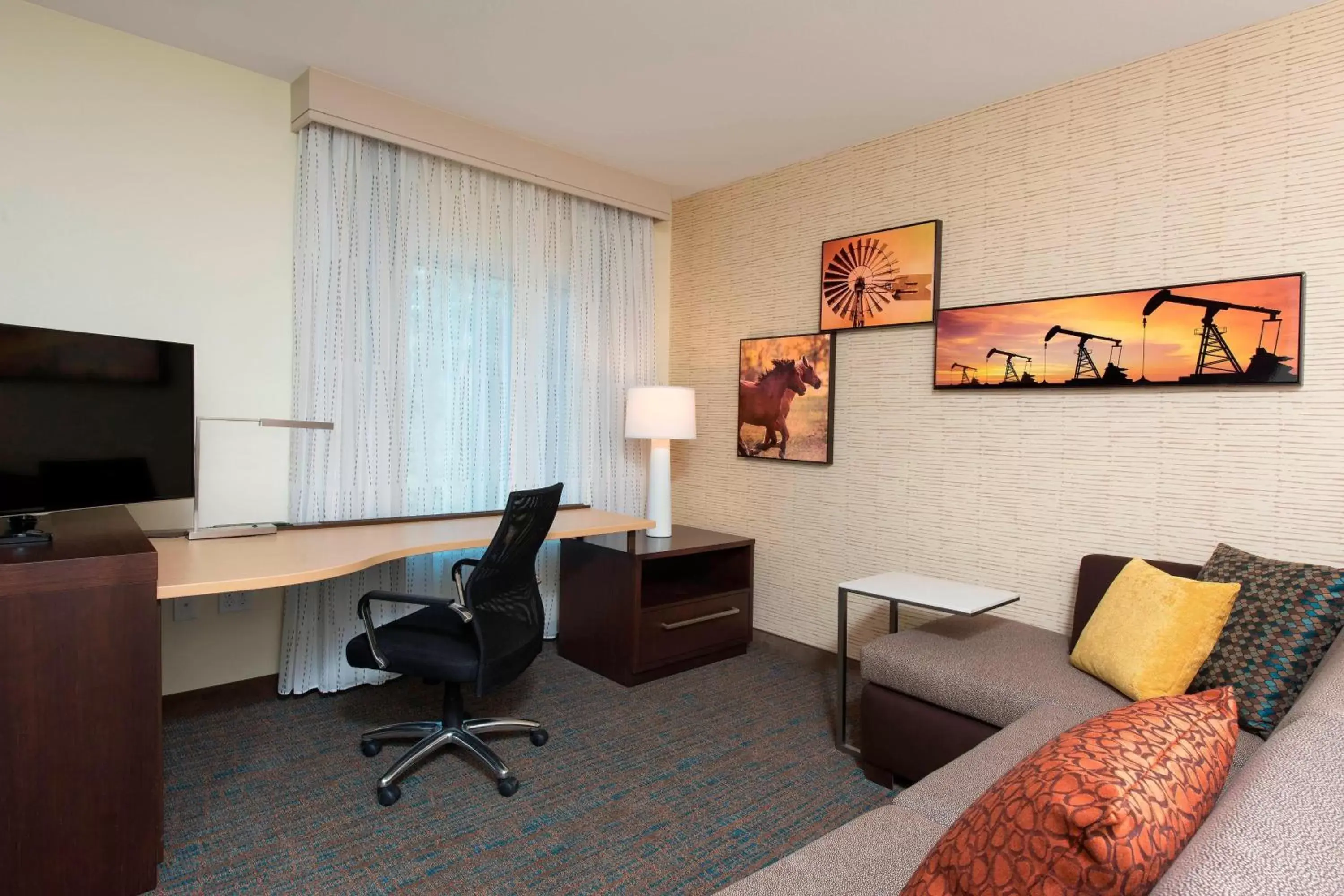 Photo of the whole room, Seating Area in Residence Inn by Marriott Houston Springwoods Village